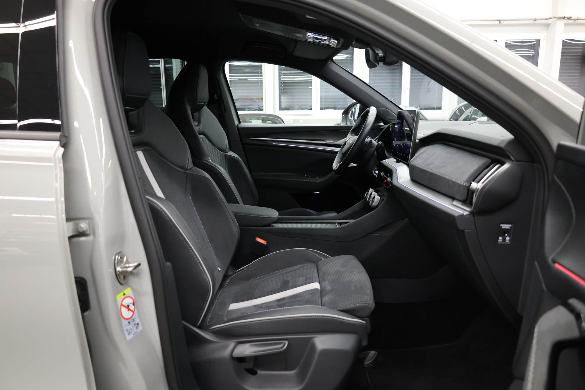 SKODA Kodiaq 2.0 TDI SportLine-image-13