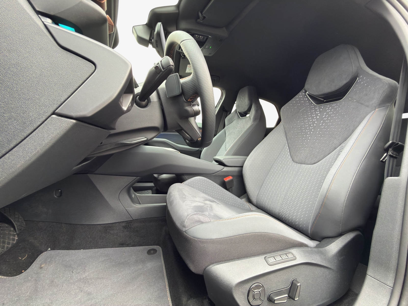 CUPRA Raval 52 kWh Dynamic+ Launch Edition-image-14