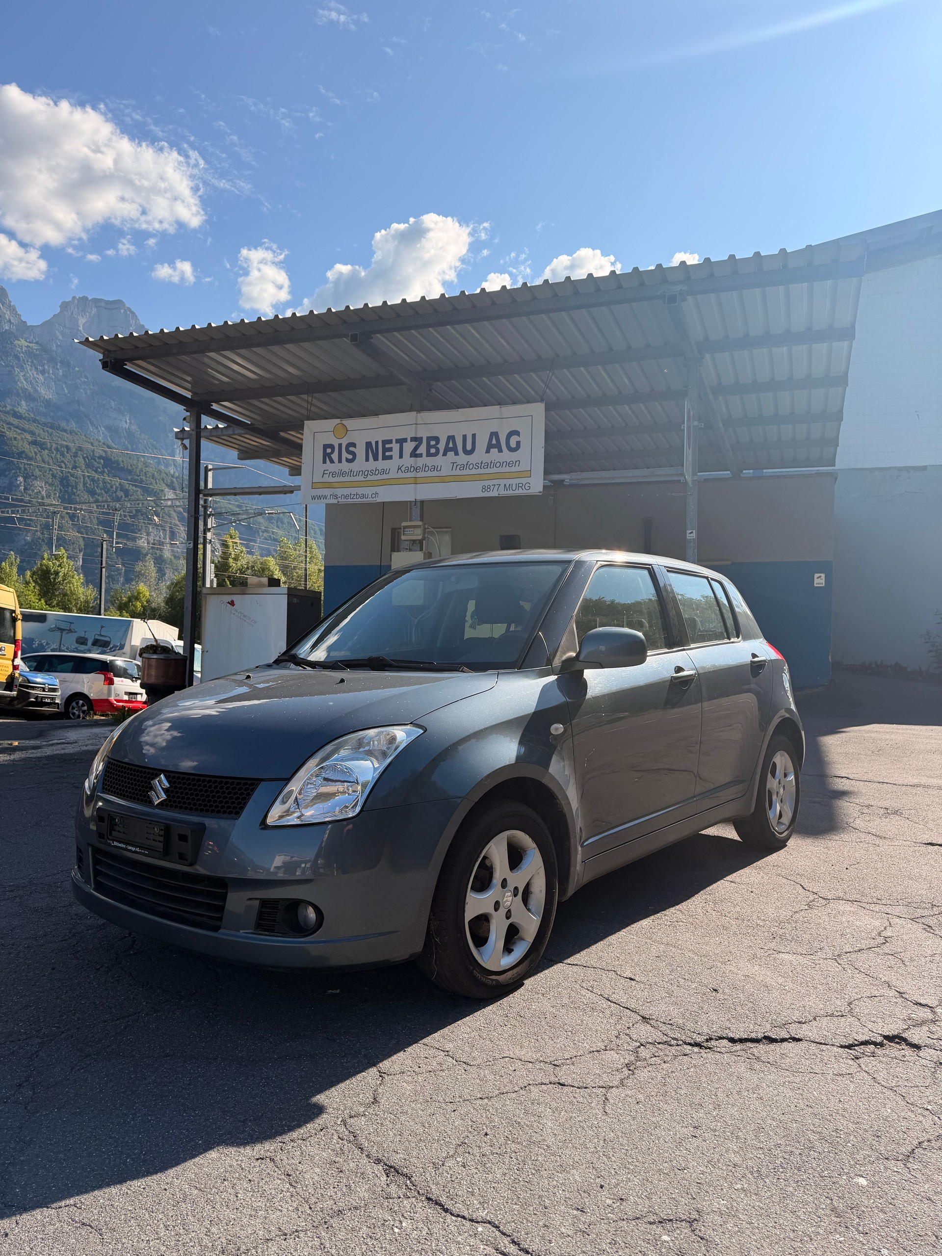 SUZUKI Swift 1.3i 16V GL Top 4x4-image-0