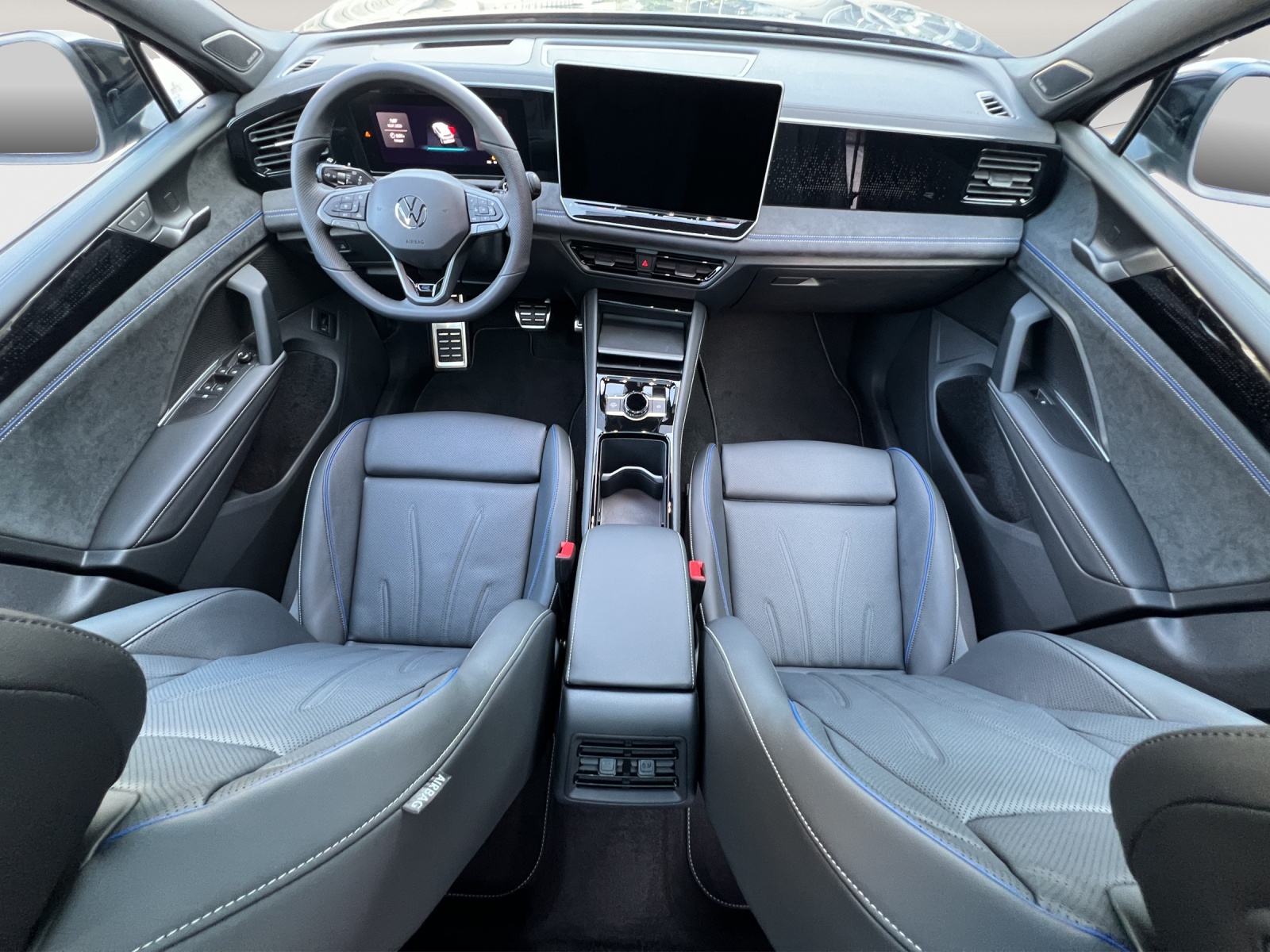 VW Tiguan 2.0 TSI DSG R-Line 4Motion-image-10