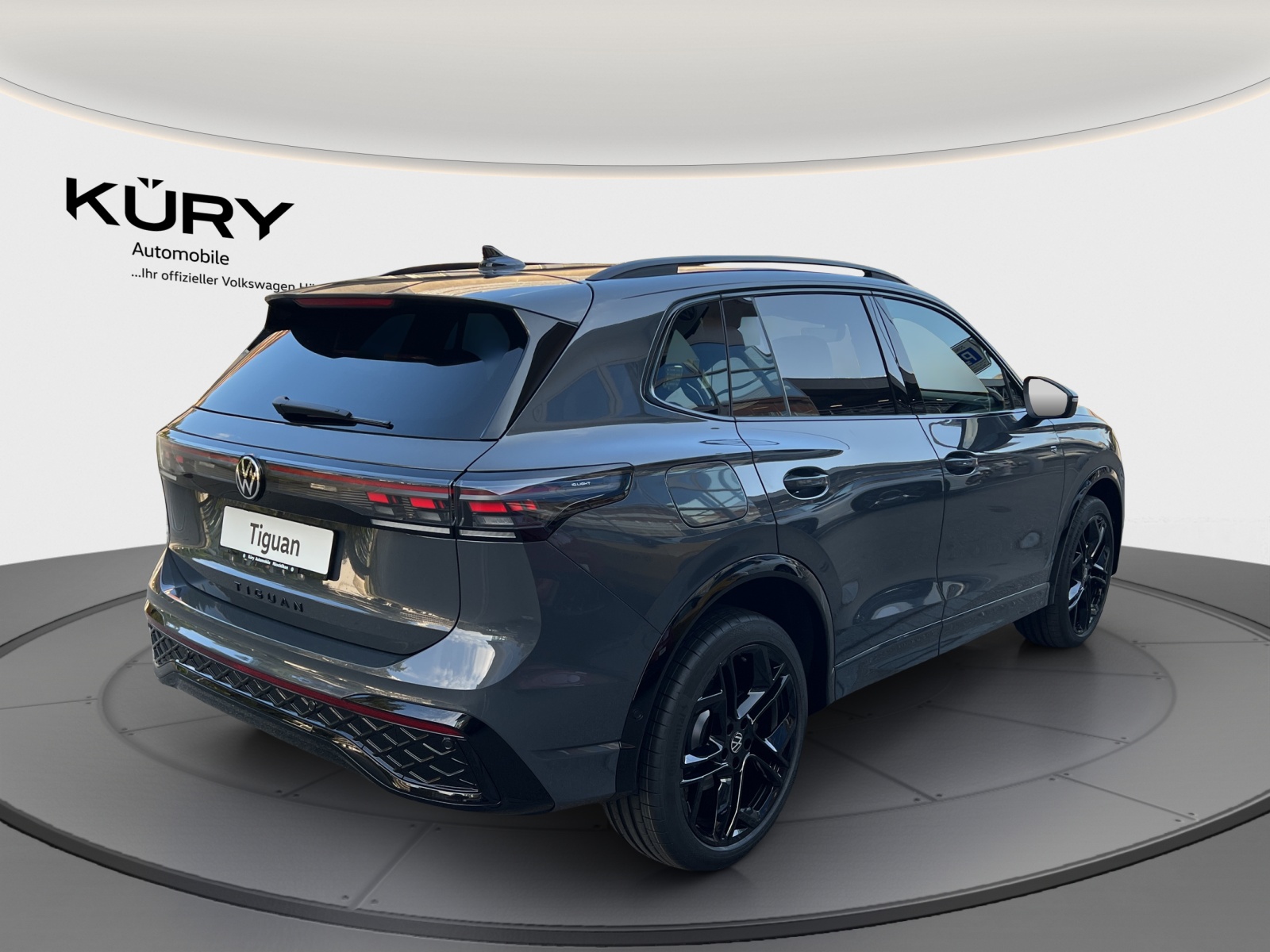 VW Tiguan 2.0 TSI DSG R-Line 4Motion-image-4