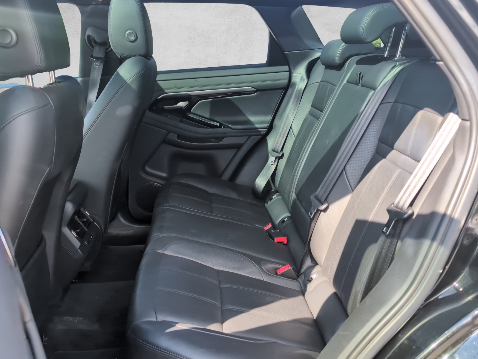 LAND ROVER Range Rover Evoque P 250 SE AT9-image-3