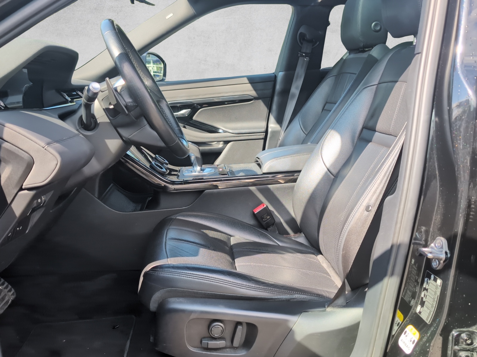 LAND ROVER Range Rover Evoque P 250 SE AT9-image-2