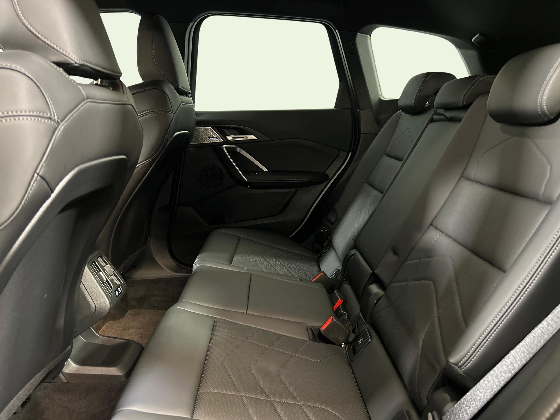 BMW X1 23d xDrive paddles-showroom-element-3
