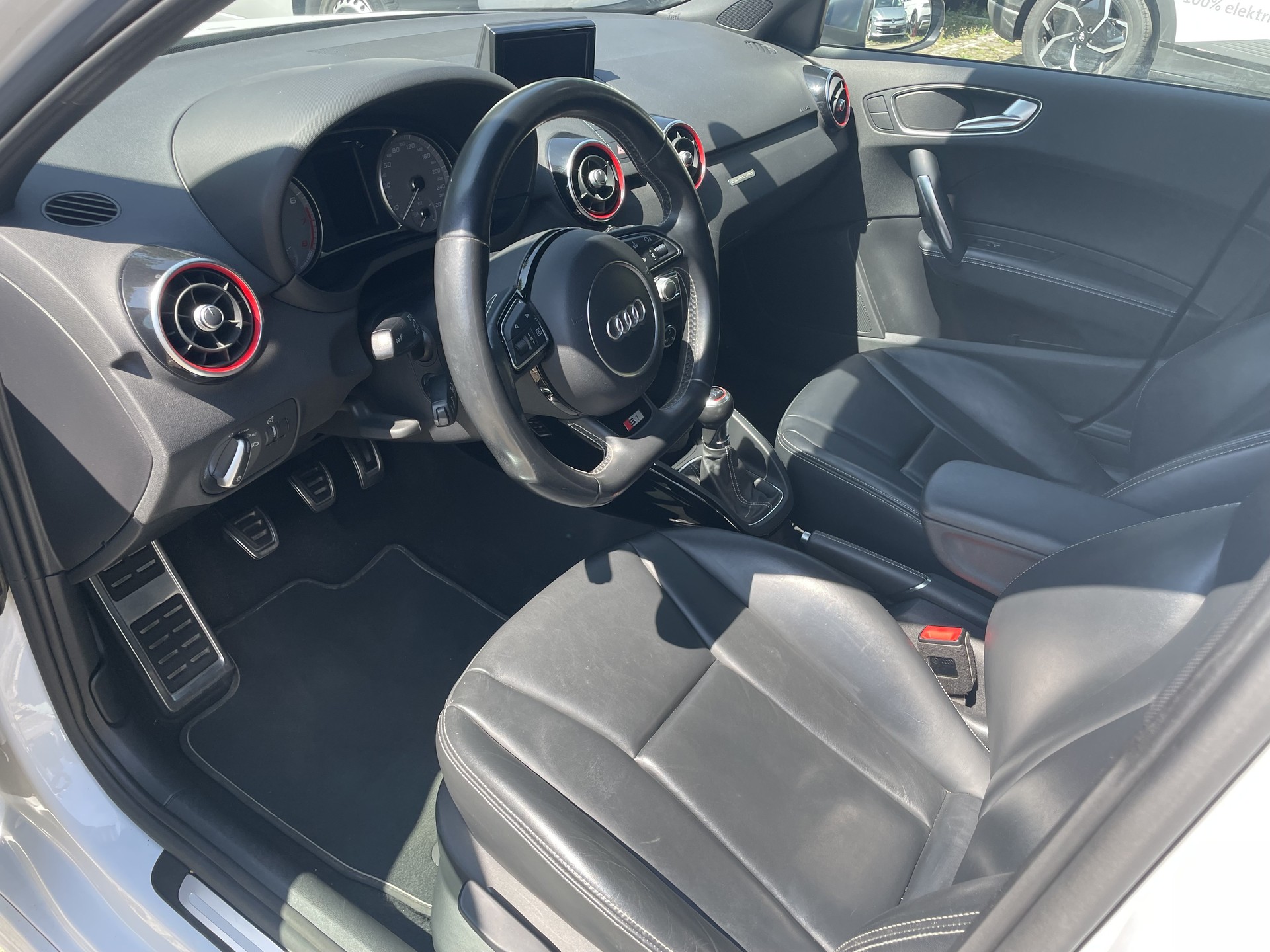 AUDI 2.0 TFSI quattro-image-4