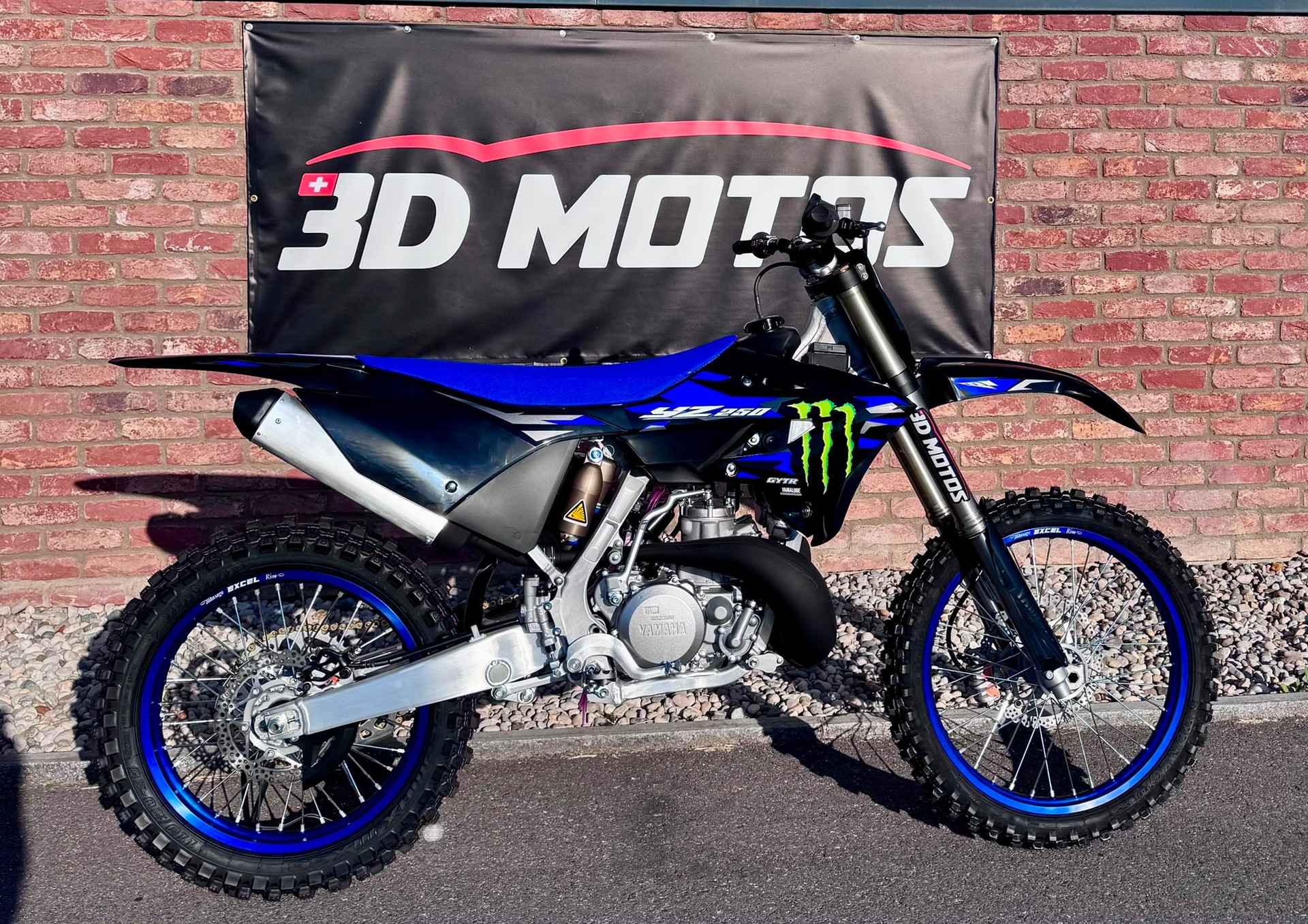 YAMAHA 2025