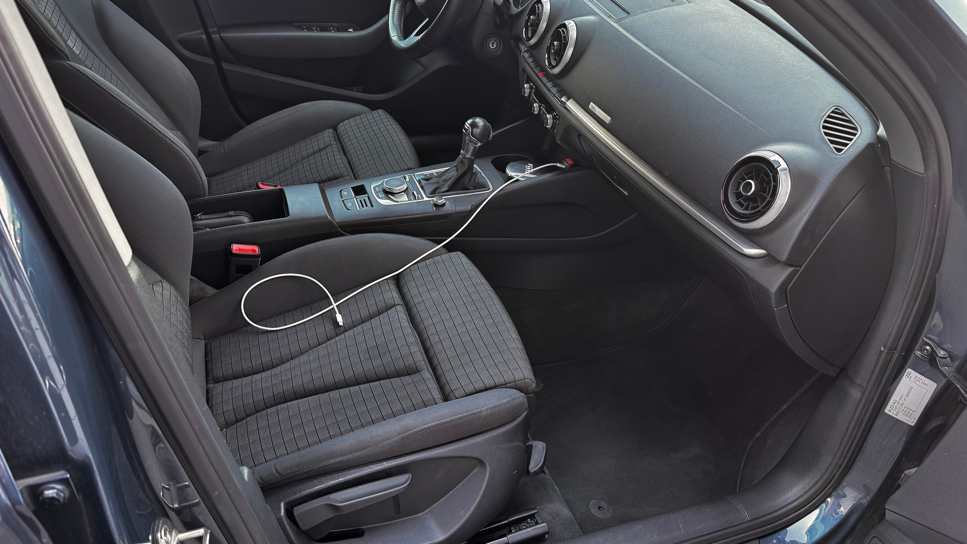 AUDI A3 Limousine 1.4 TFSI S-tronic-image-9