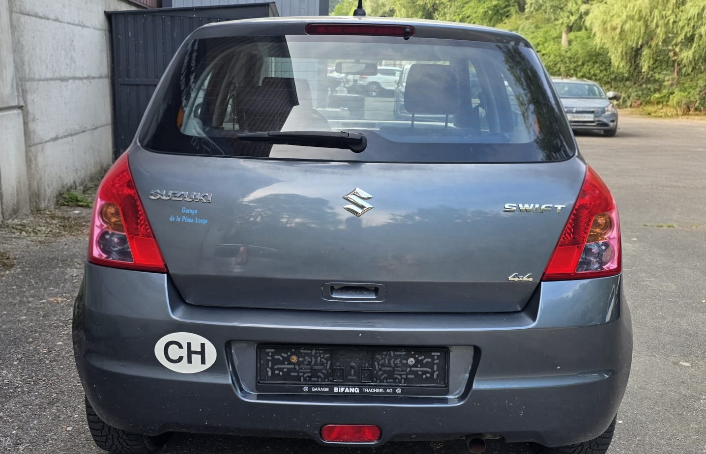 SUZUKI Swift 1.3i 16V GL Top 4x4-image-4