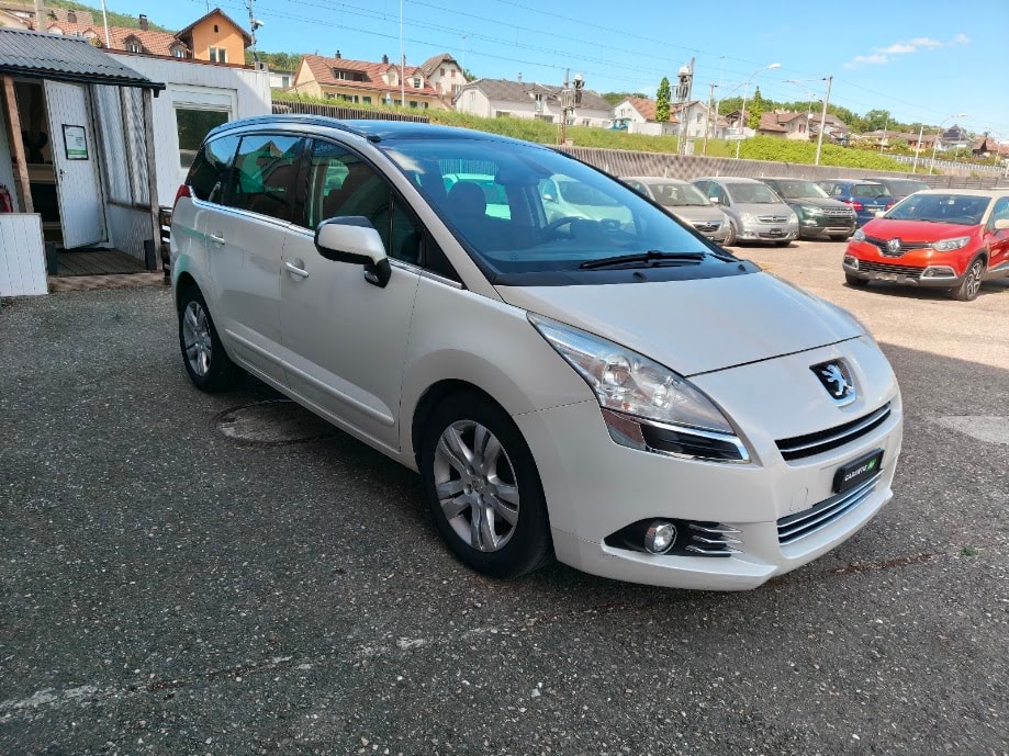 PEUGEOT 5008 1.6 16V T Sport Pack Automatic-image-3