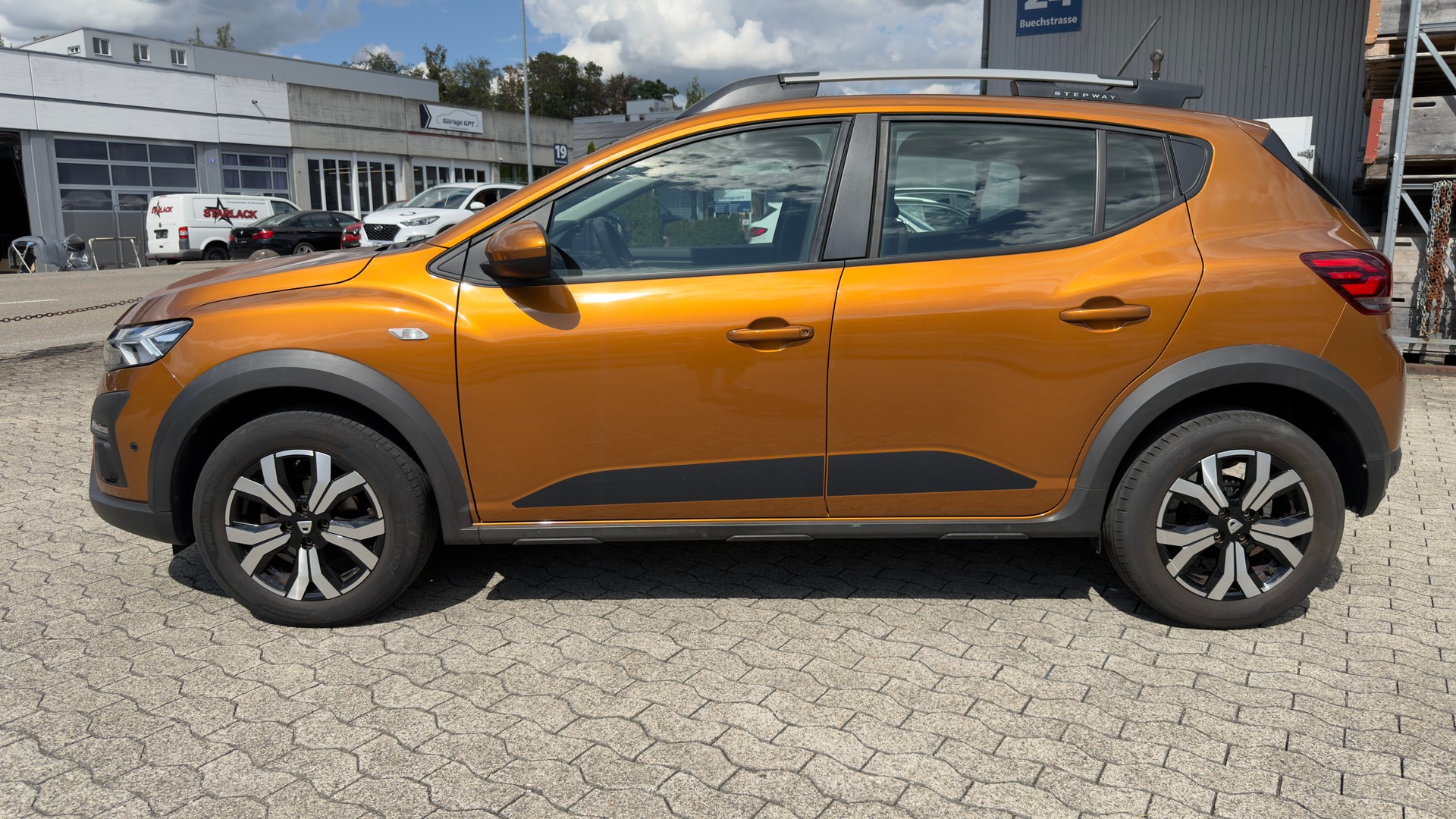 DACIA Sandero Stepway TCe 90 Comfort-showroom-element-1
