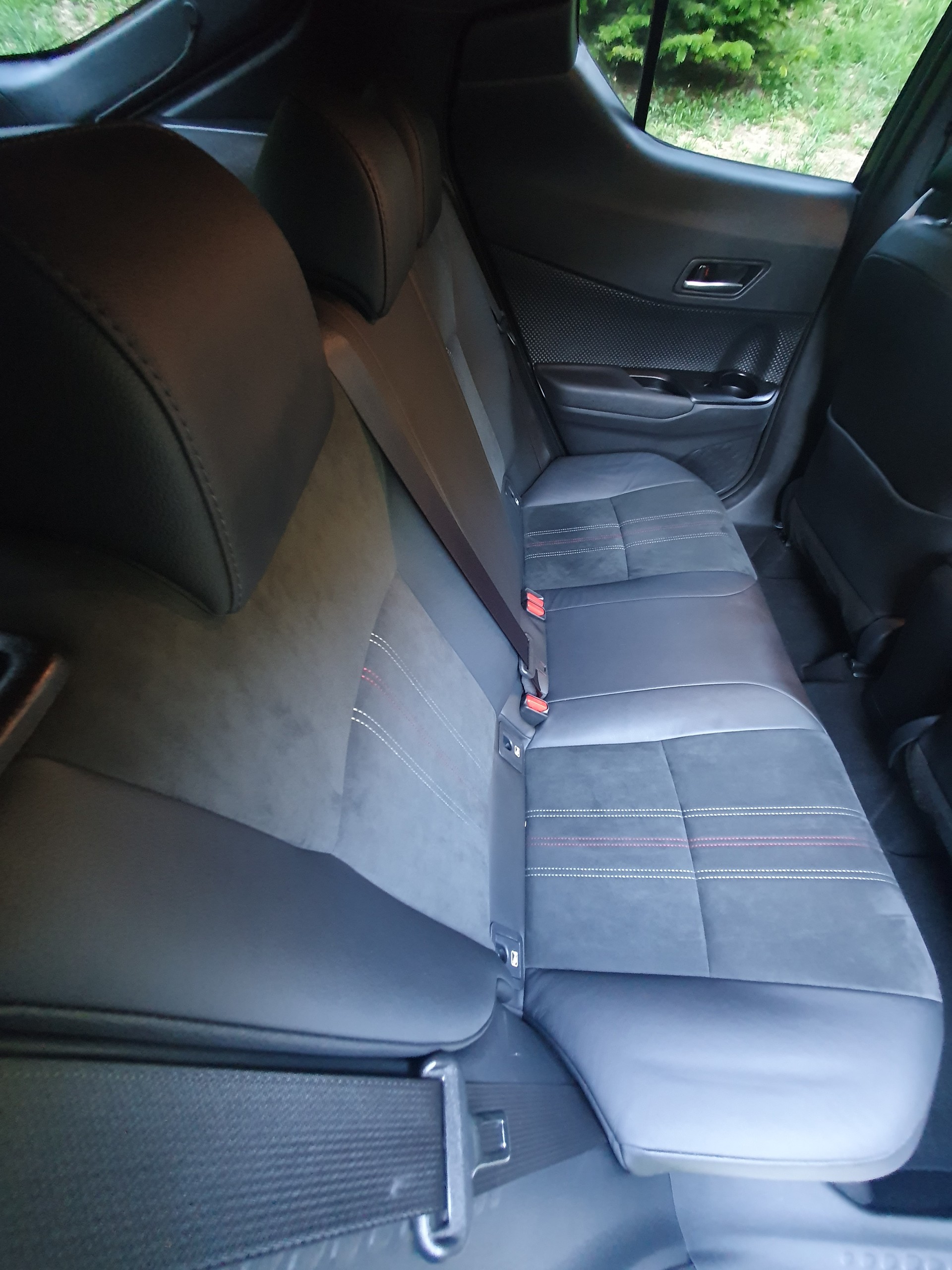 TOYOTA 2.0 VVTi HSD GR Sport-image-7