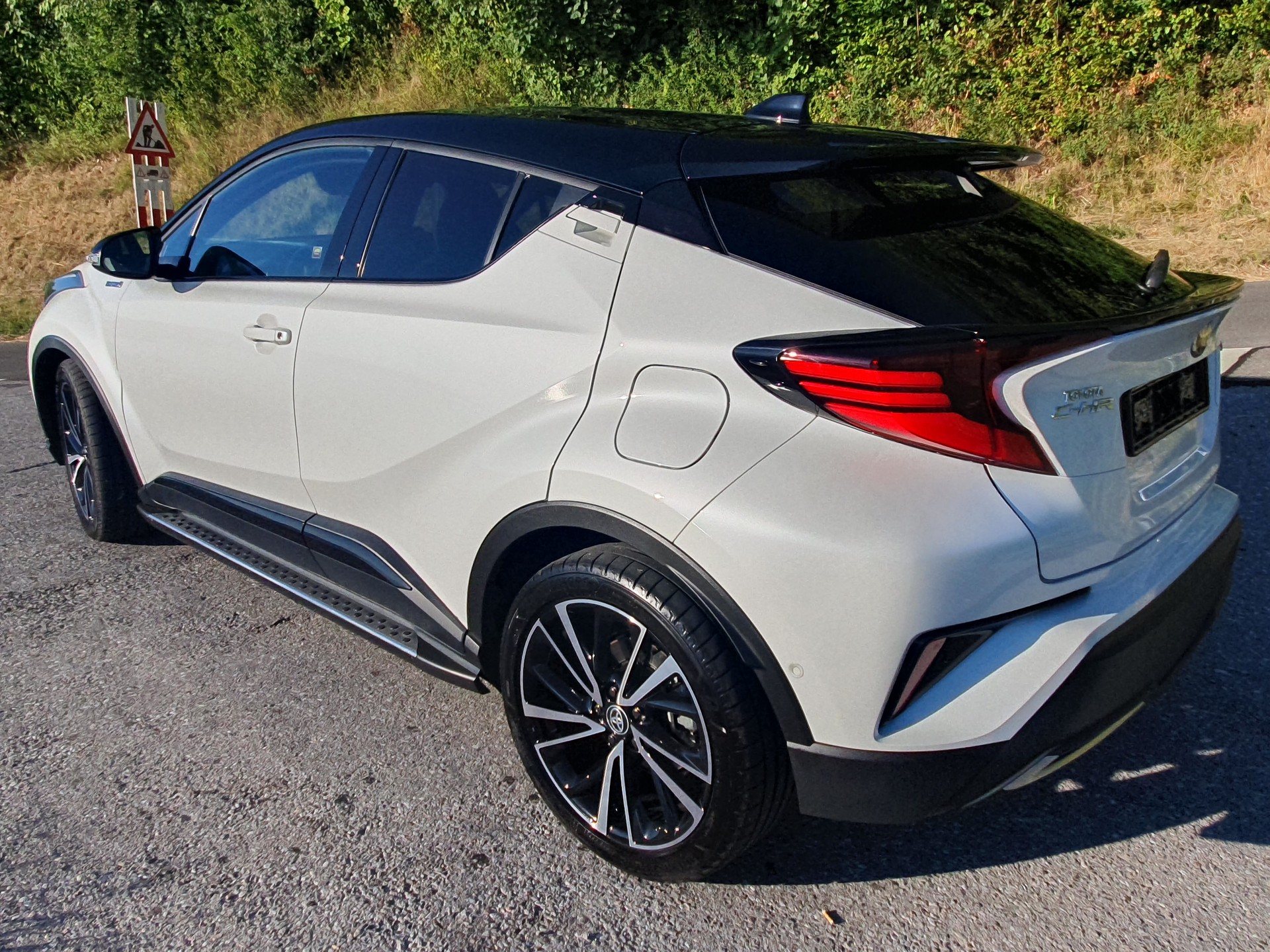 TOYOTA 2.0 VVTi HSD GR Sport-image-2