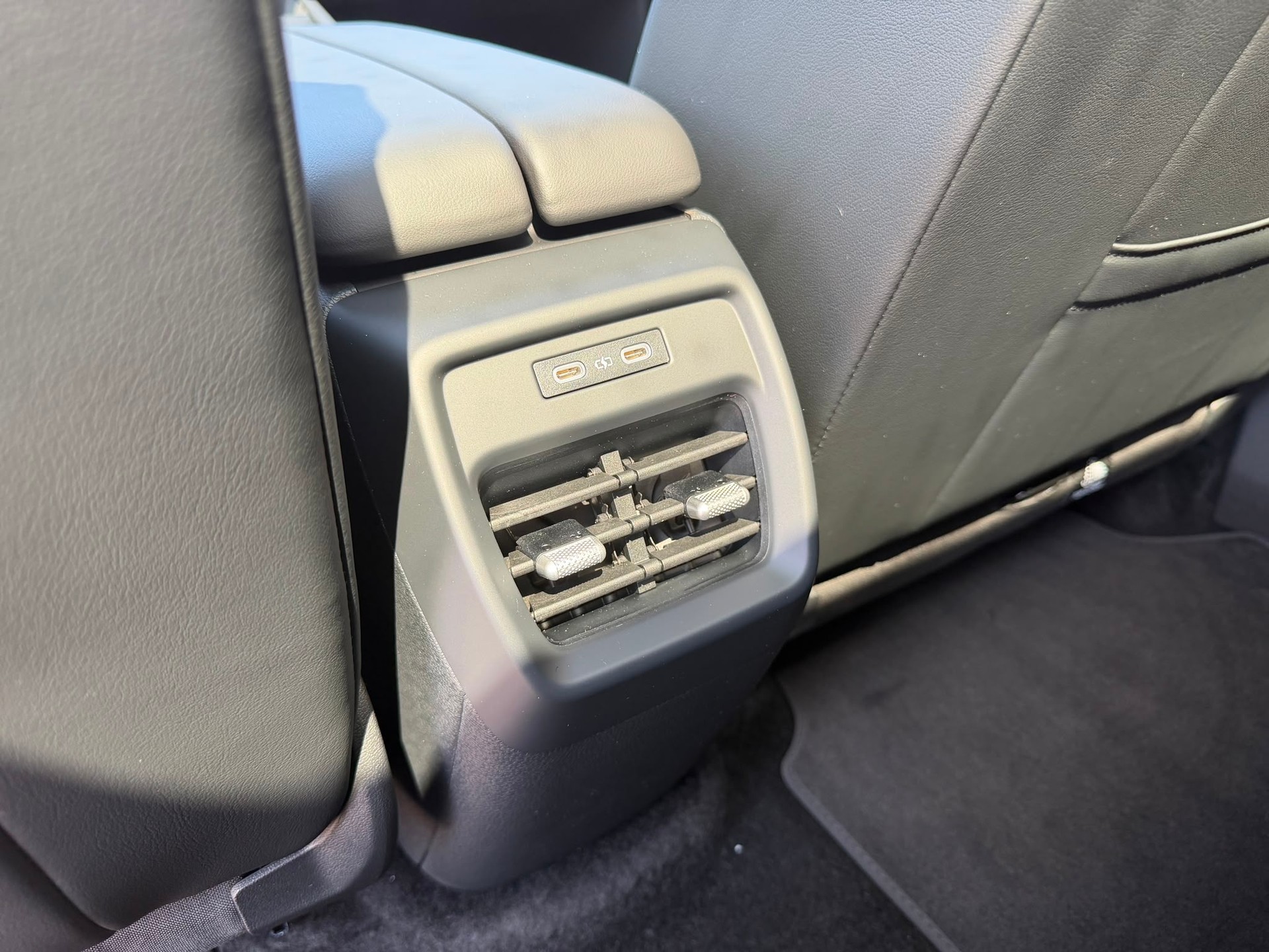 VW ID.3 Neo 79 kWh 231 PS Style-image-26