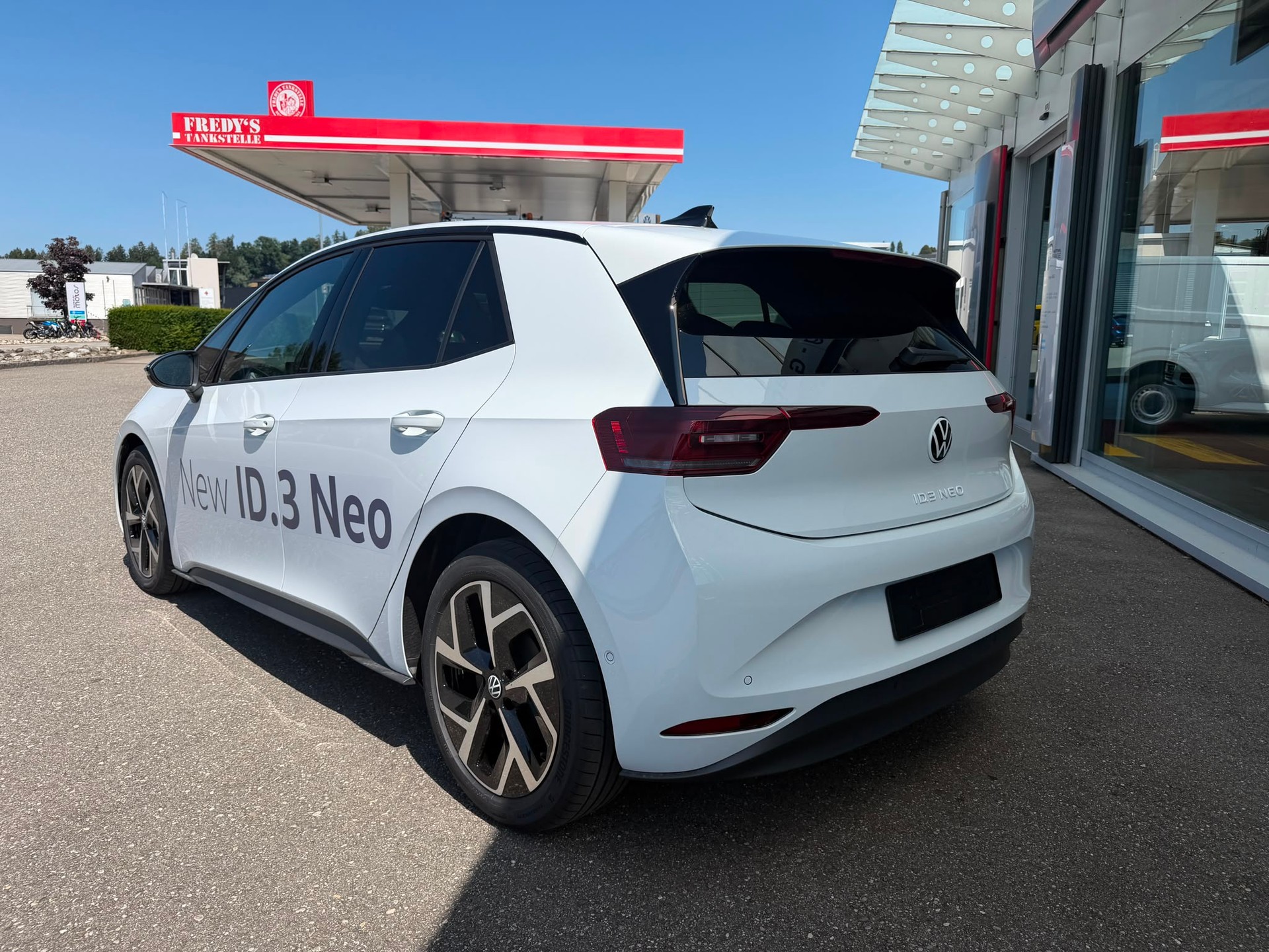 VW ID.3 Neo 79 kWh 231 PS Style-image-2