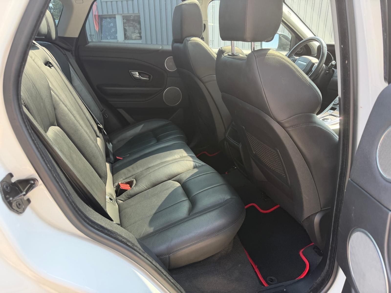 LAND ROVER Range Rover Evoque 2.0 TD4 Pure AT9-image-11
