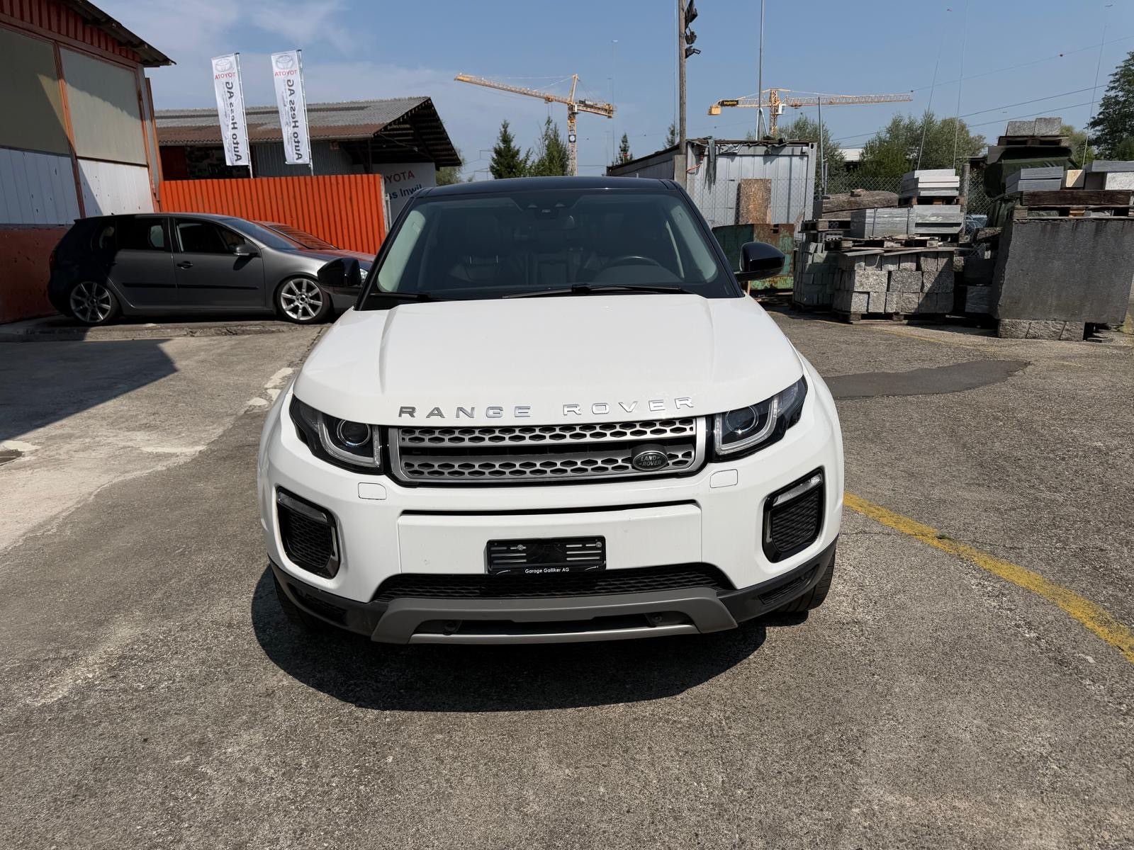 LAND ROVER Range Rover Evoque 2.0 TD4 Pure AT9-image-0