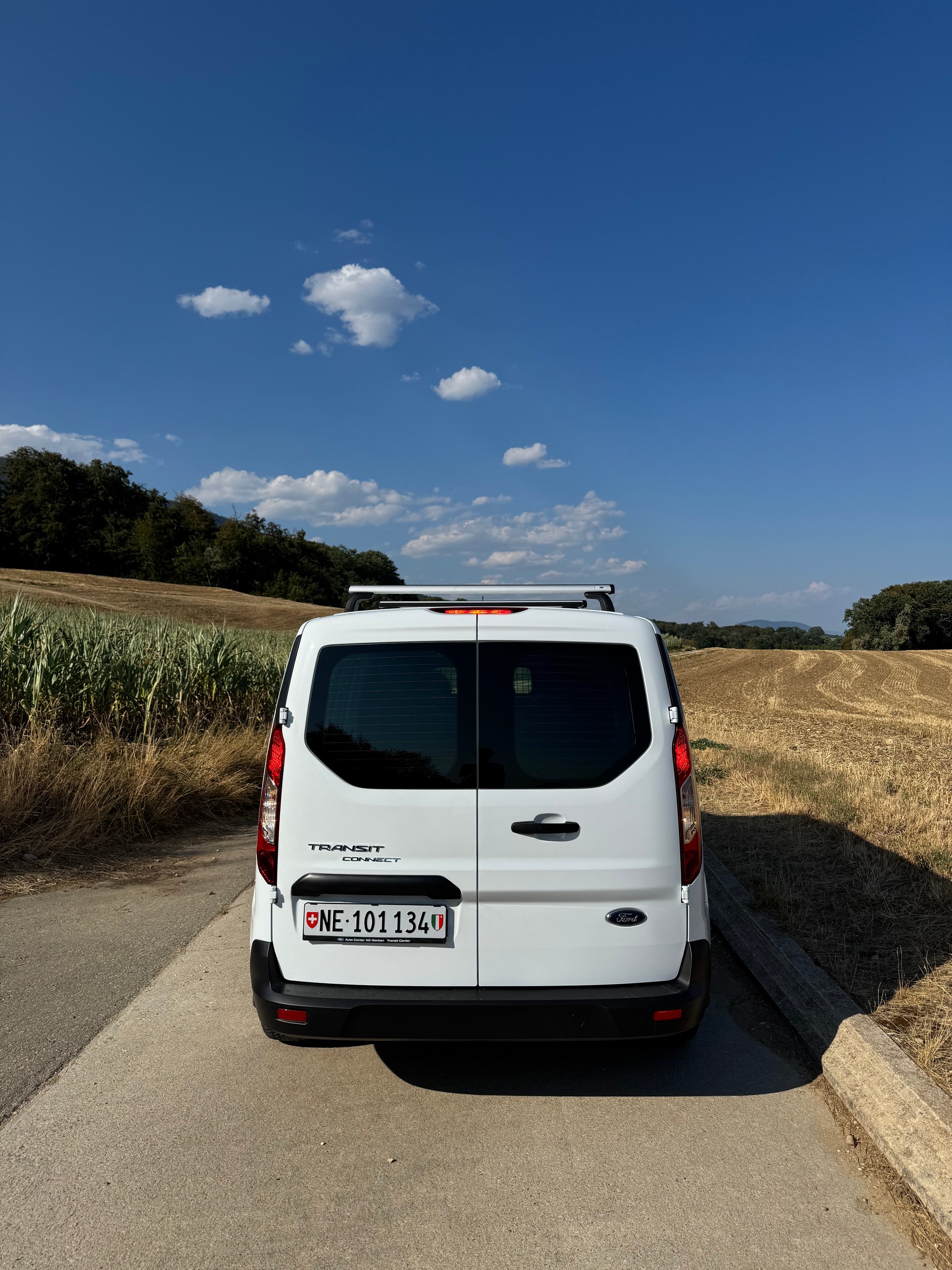 FORD TRANSIT CONNECT-image-2