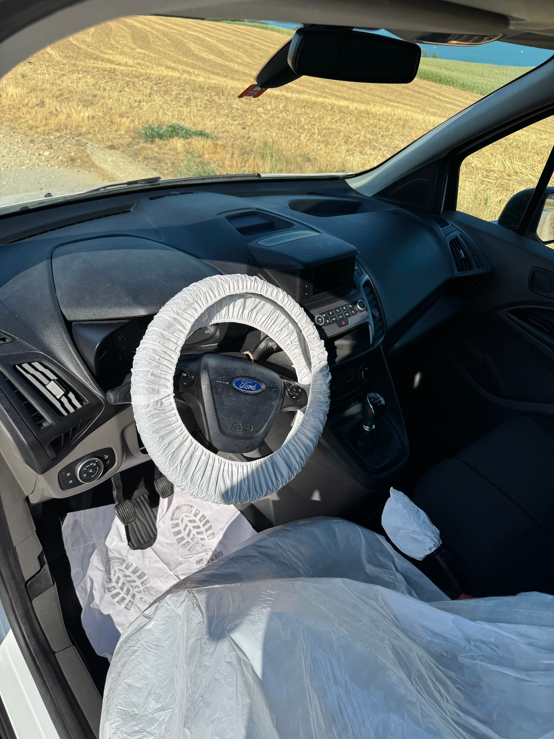 FORD TRANSIT CONNECT-image-3