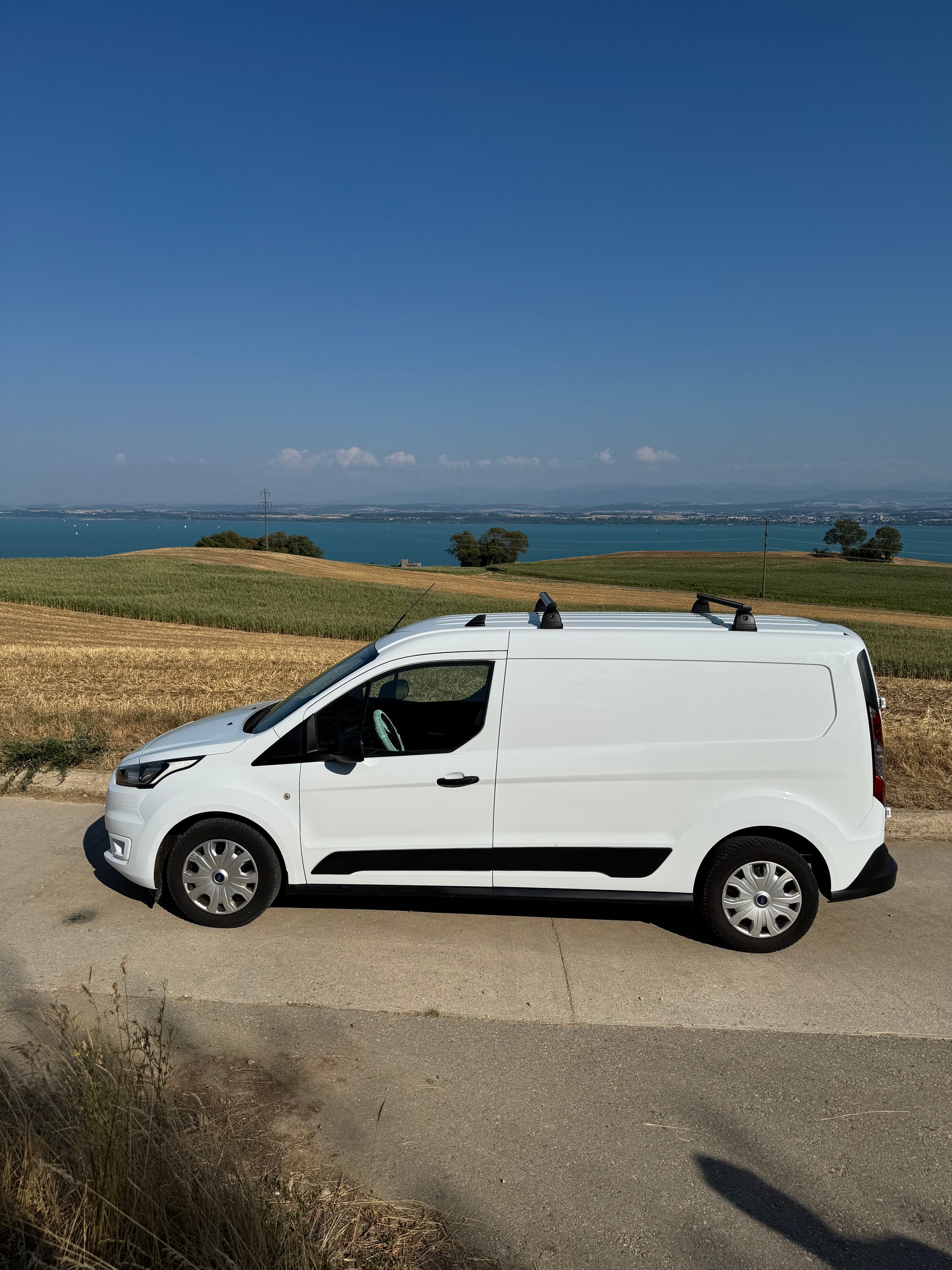 FORD TRANSIT CONNECT-image-1