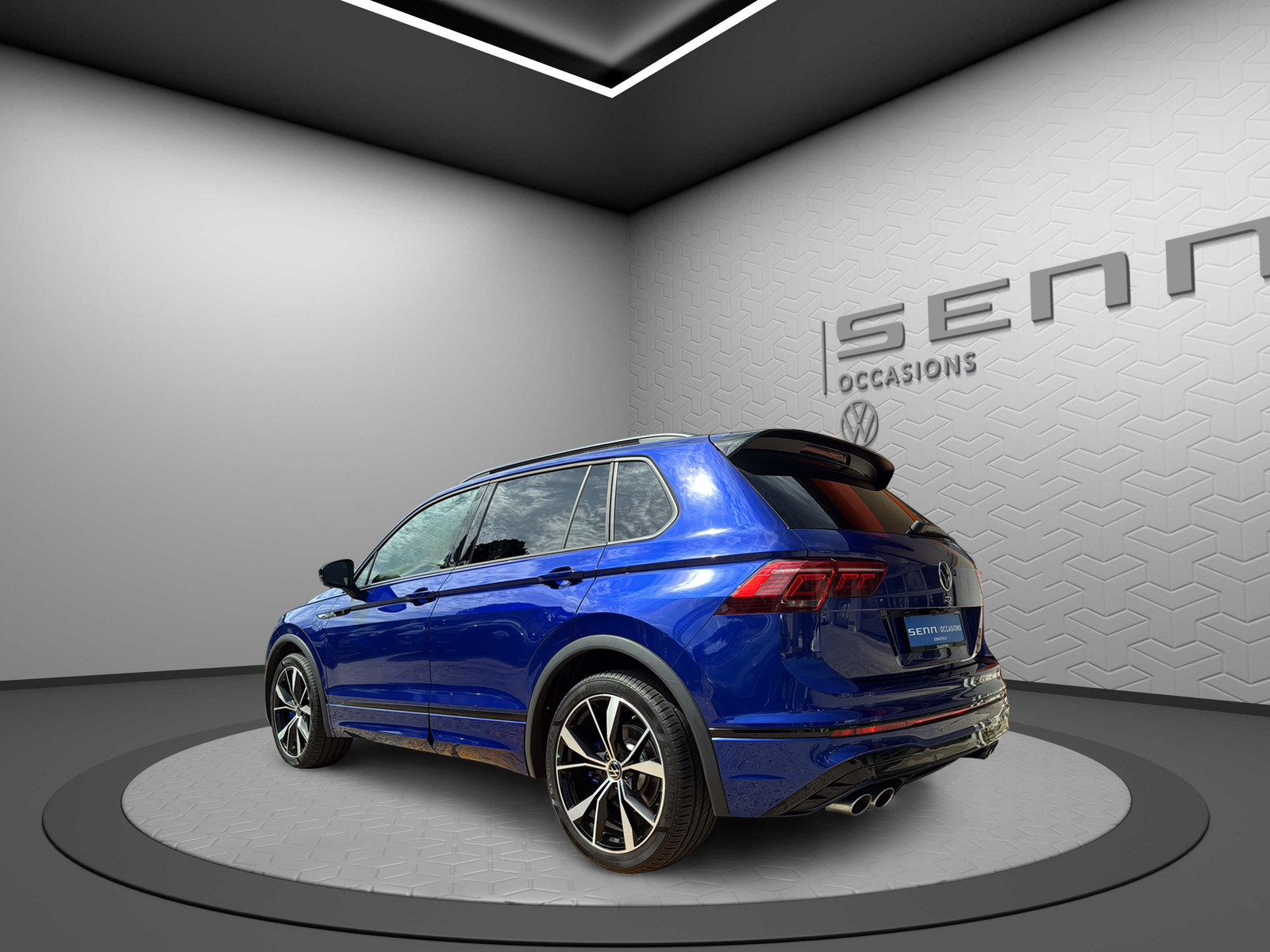 VW Tiguan 2.0TSI R 4Motion DSG-image-3