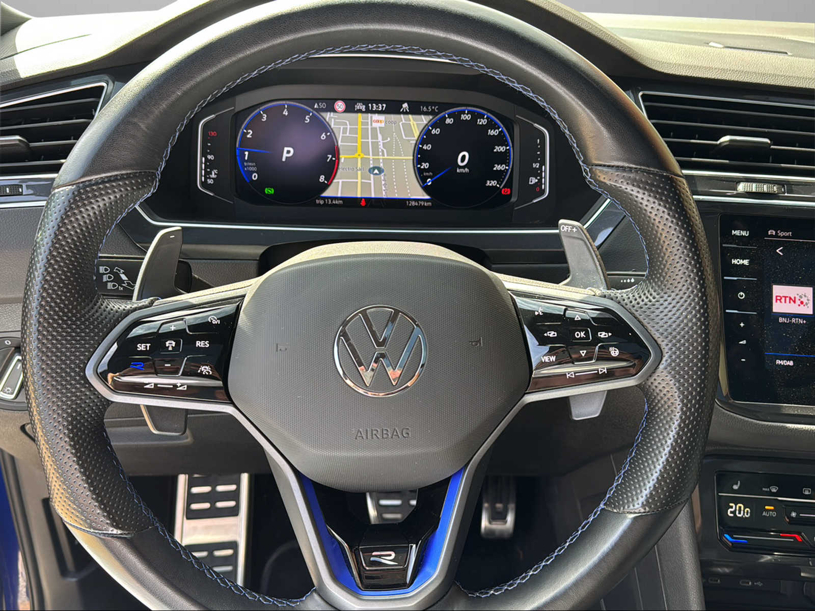 VW Tiguan 2.0TSI R 4Motion DSG-image-13