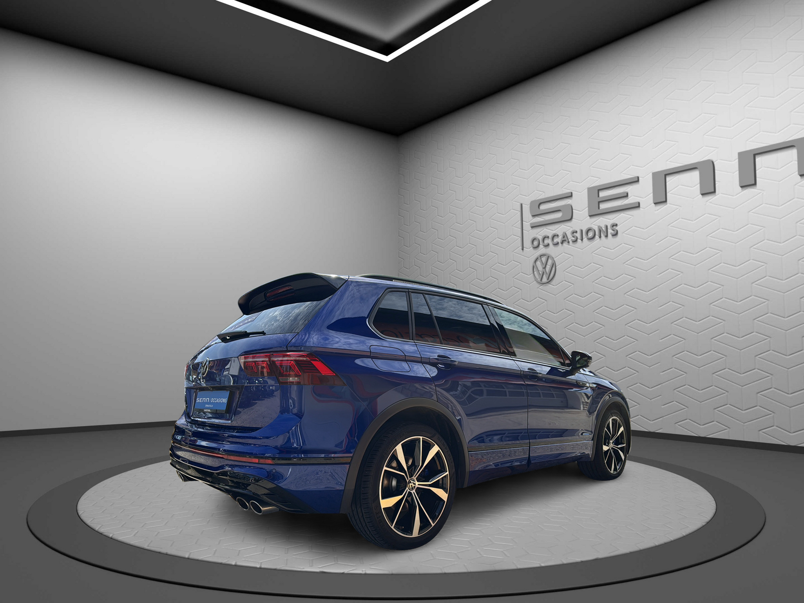VW Tiguan 2.0TSI R 4Motion DSG-image-5