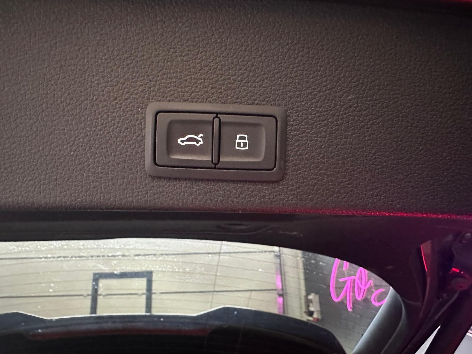 AUDI Q2 35 TFSI S line S-tronic *Attelage amovible *Jantes 19"-image-26