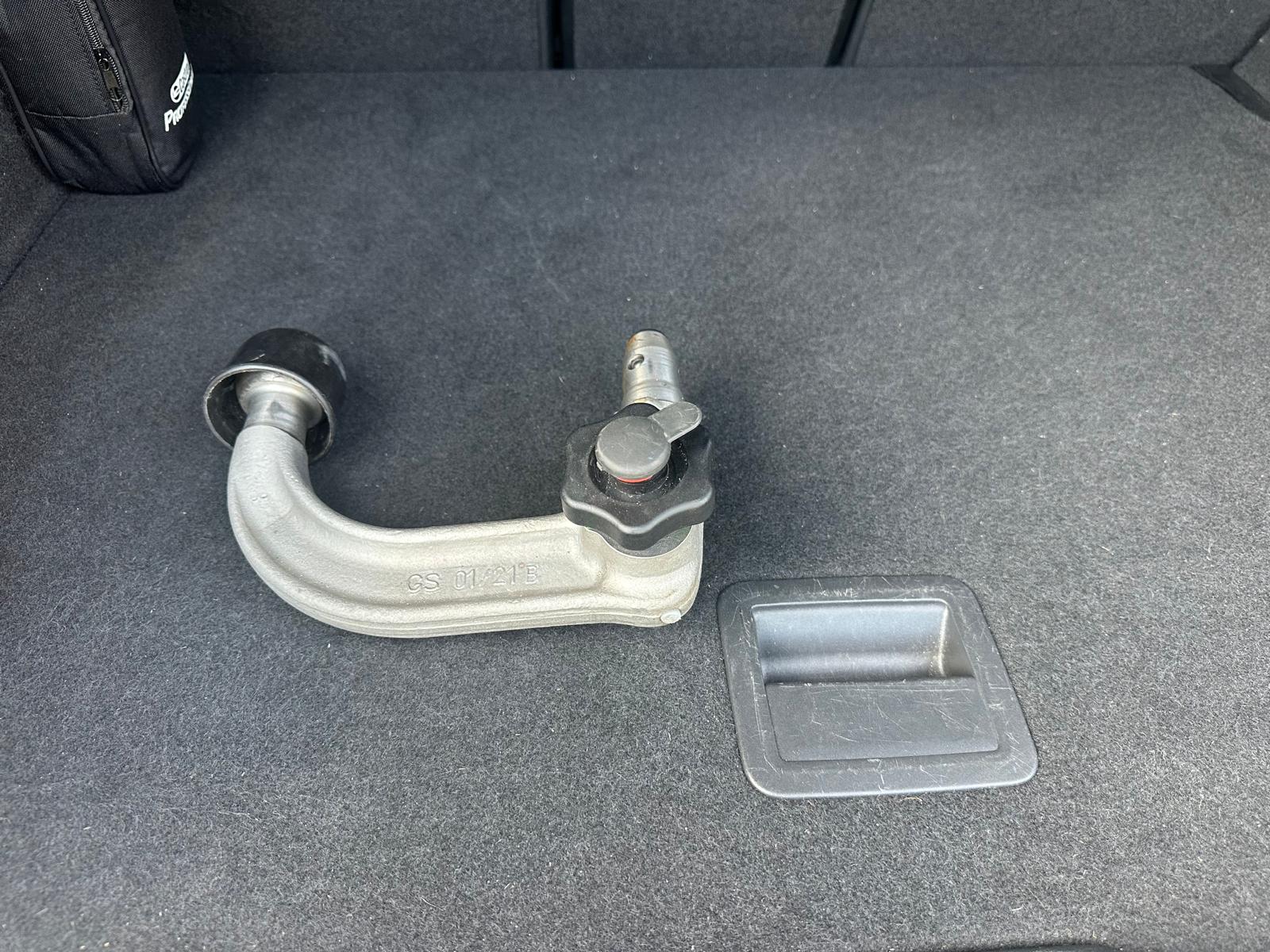 AUDI Q2 35 TFSI S line S-tronic *Attelage amovible *Jantes 19"-image-29