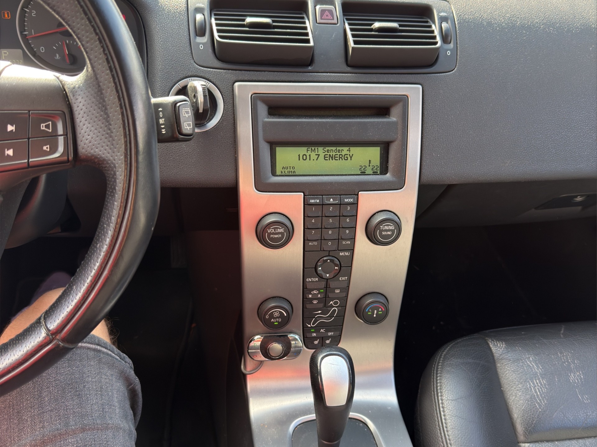 VOLVO V50 T5 AWD Momentum-image-12