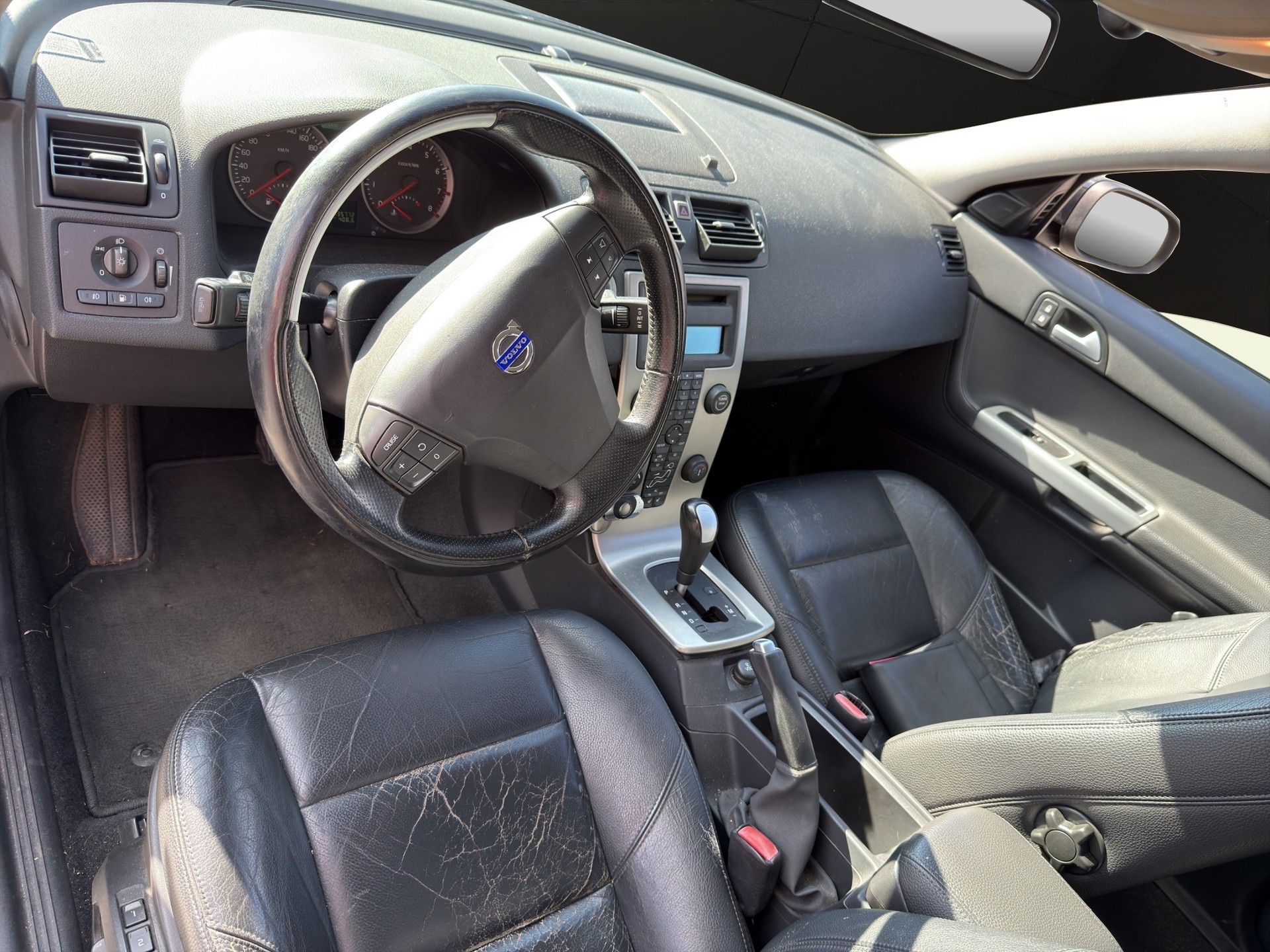 VOLVO V50 T5 AWD Momentum-image-11