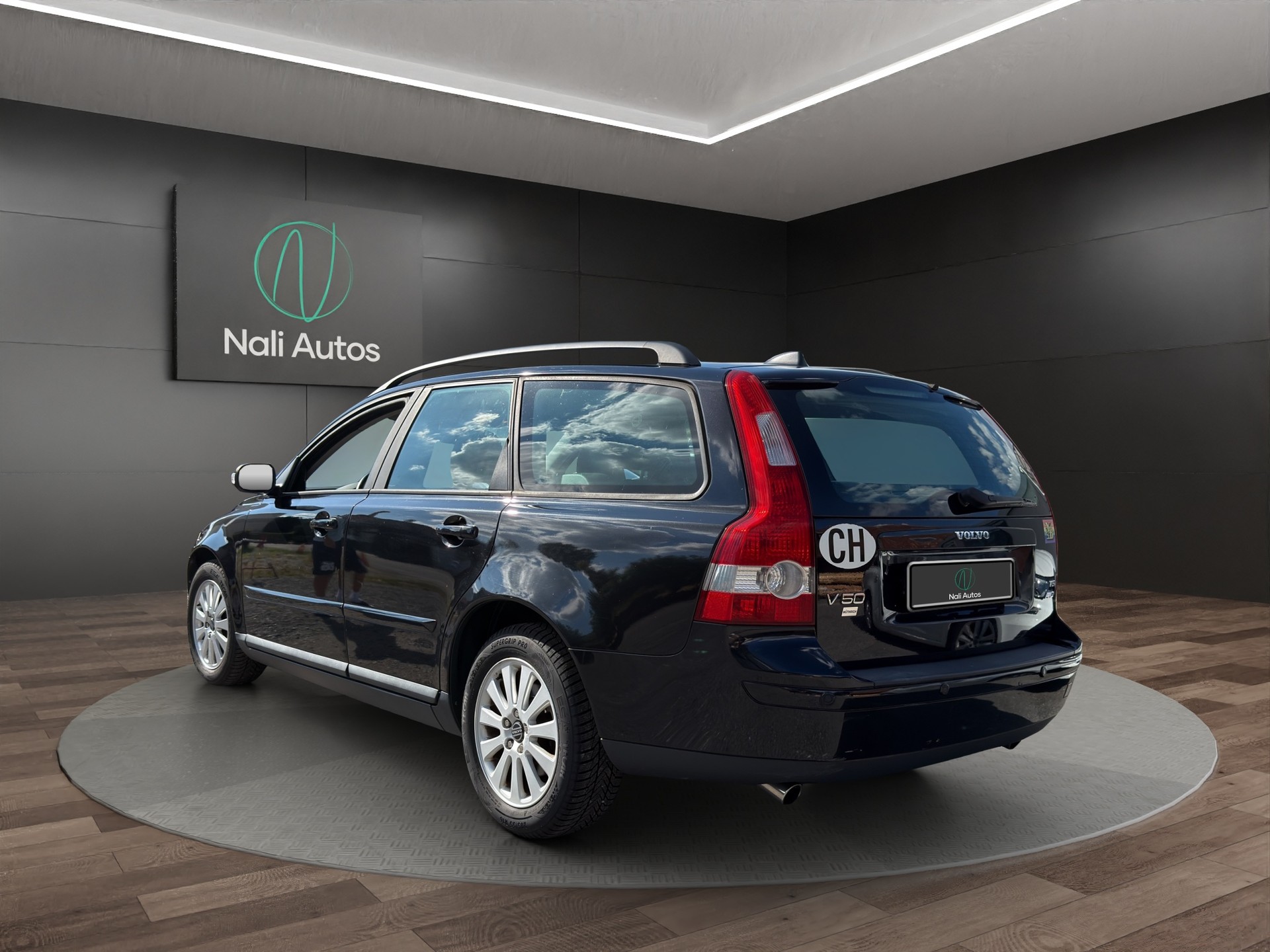 VOLVO V50 T5 AWD Momentum-image-15