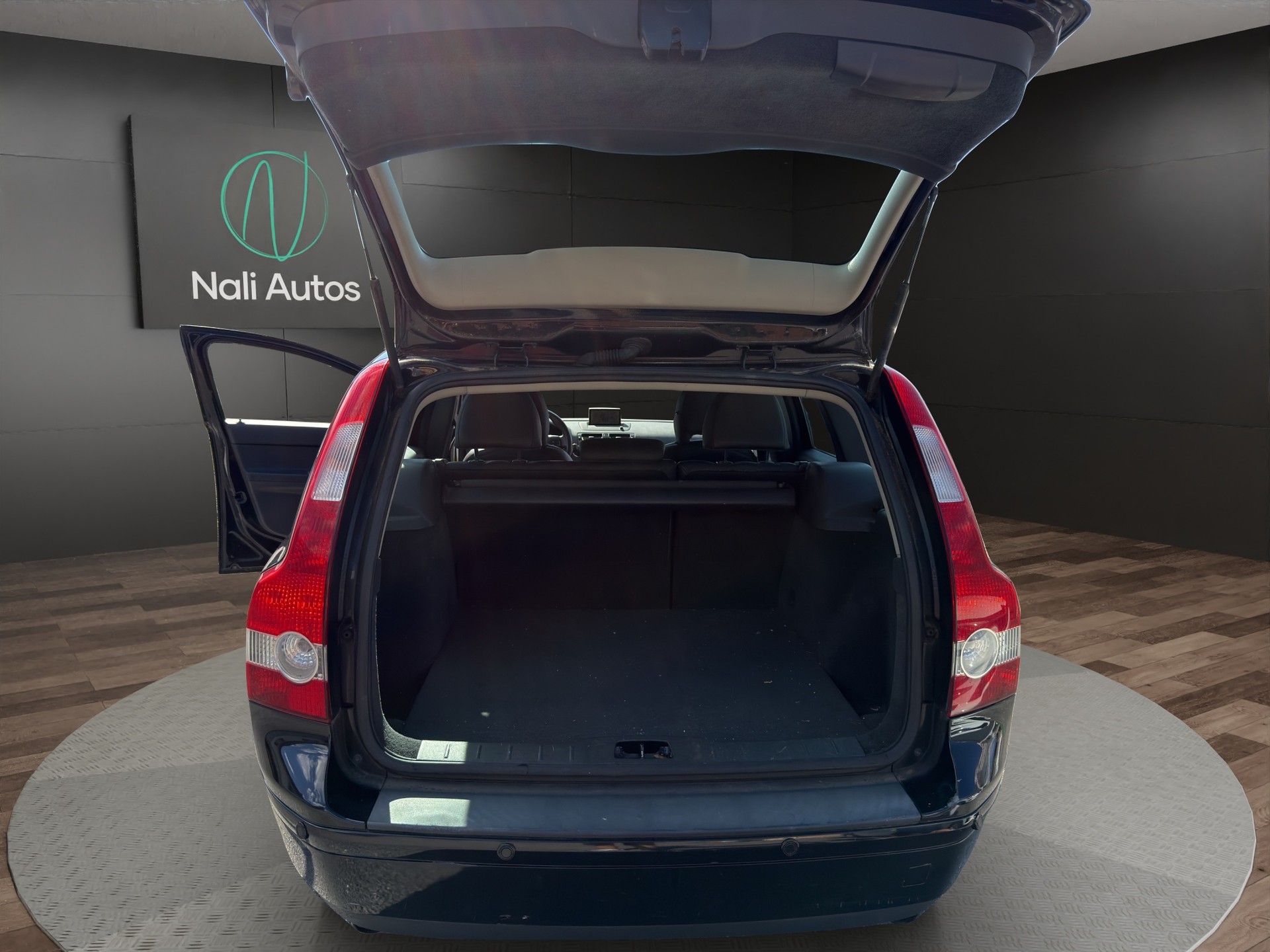 VOLVO V50 T5 AWD Momentum-image-13