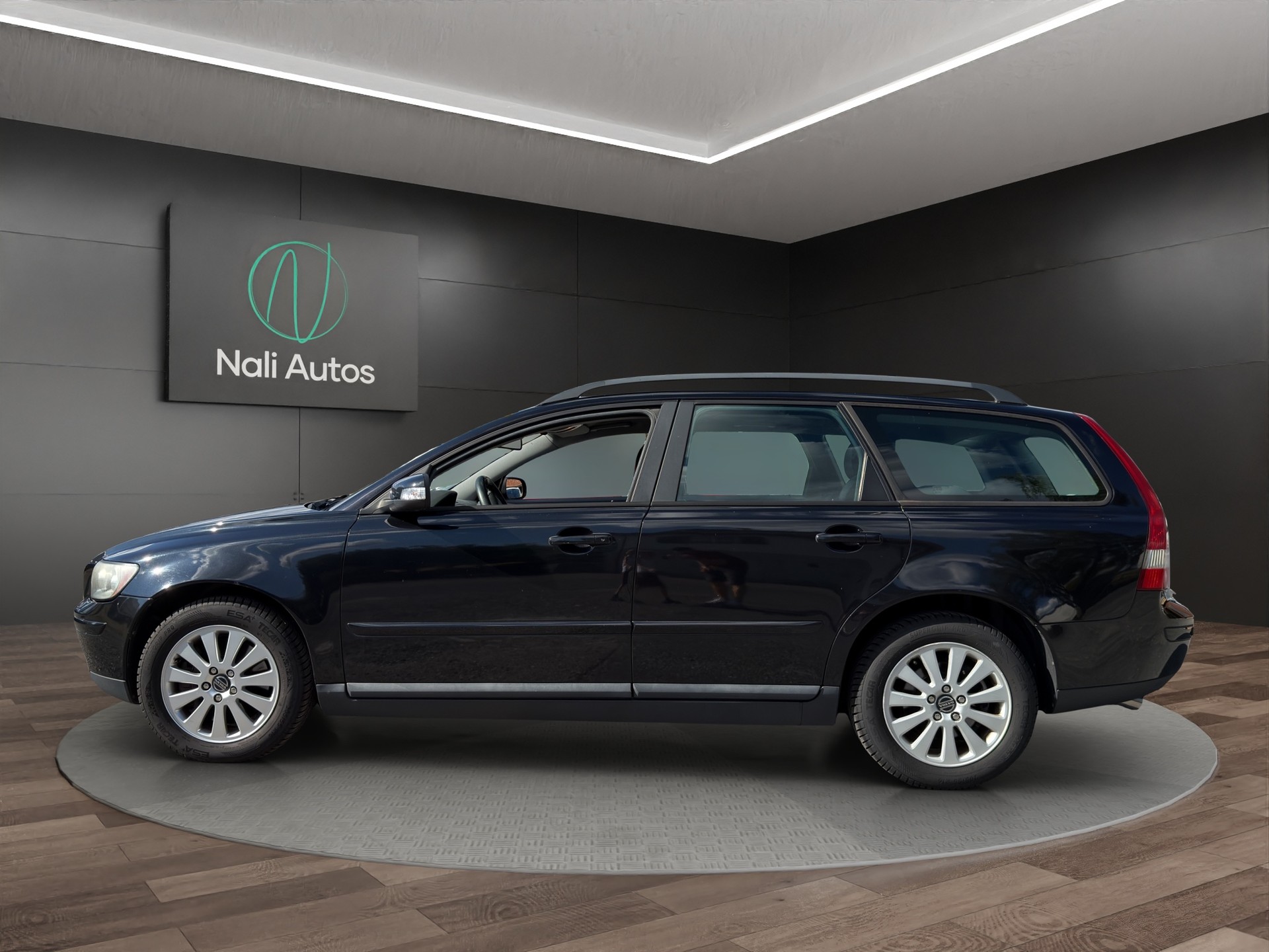 VOLVO V50 T5 AWD Momentum-image-3