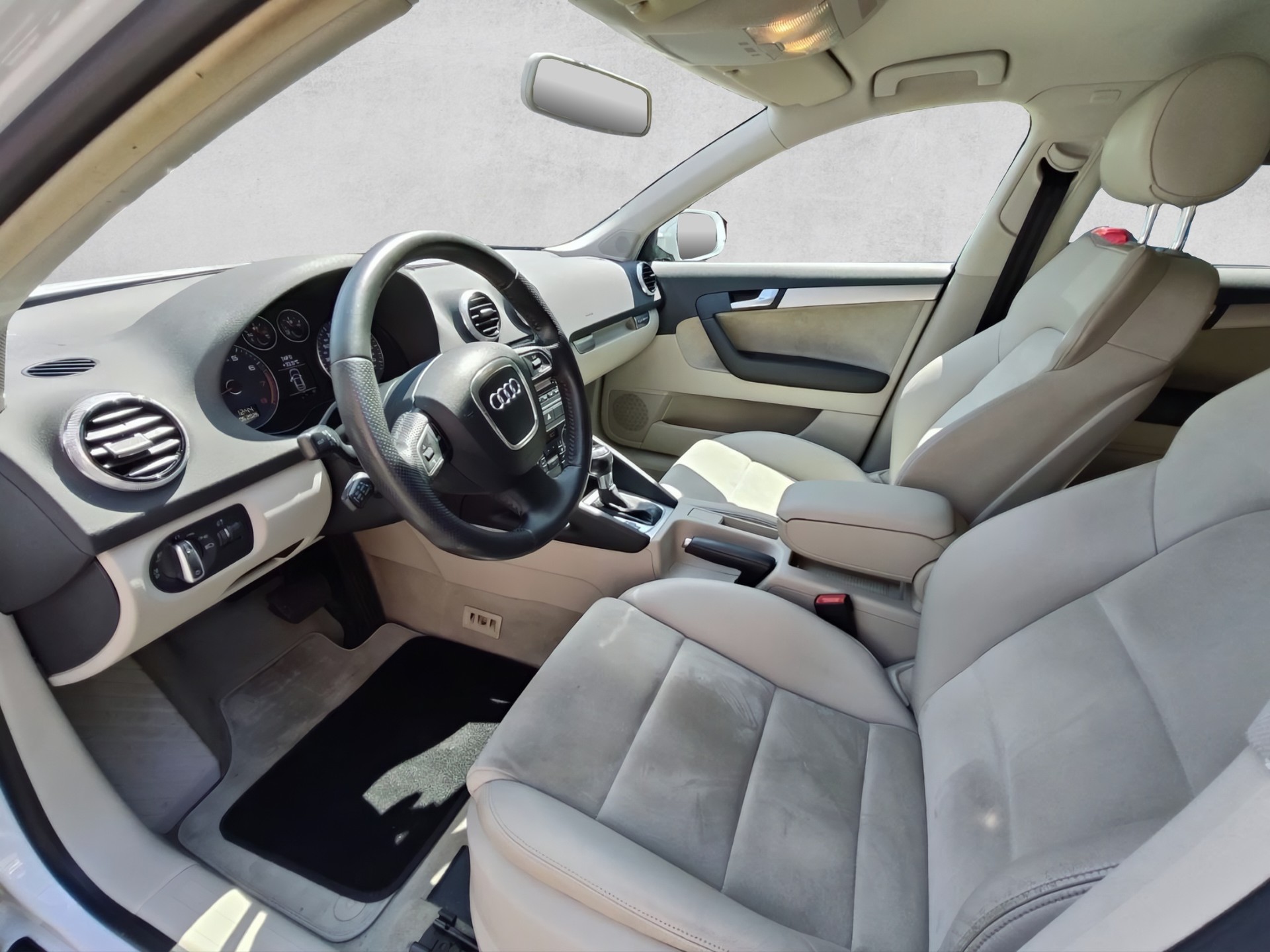 AUDI A3 Sportback 2.0 TDI Ambition S-tronic-image-6