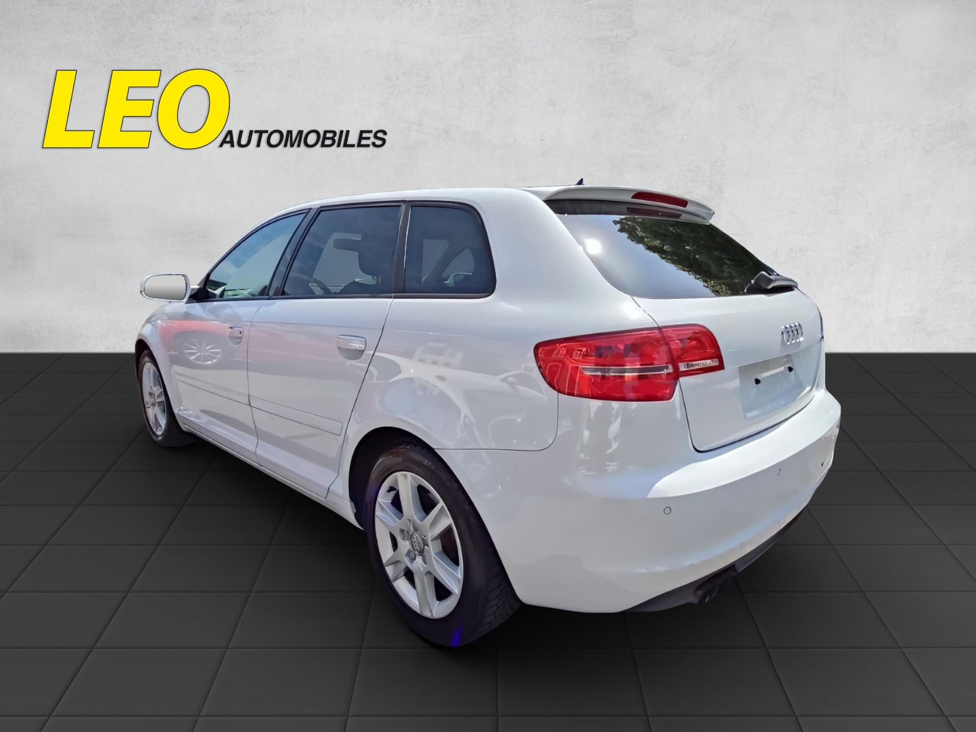 AUDI A3 Sportback 2.0 TDI Ambition S-tronic-image-2