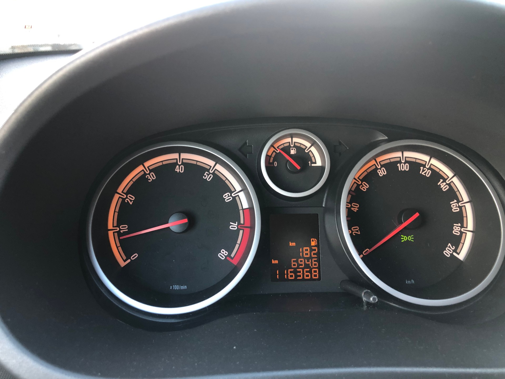 OPEL Corsa 1.4 TP Color Edition-image-14
