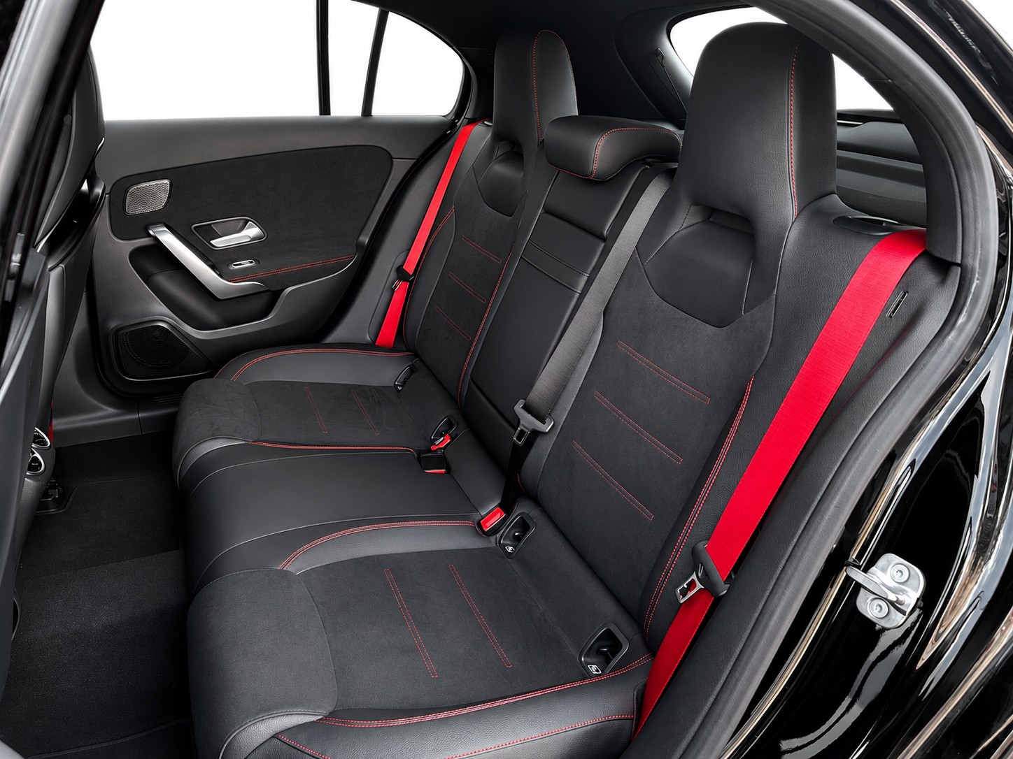 MERCEDES-BENZ A 35 AMG 4matic * CH FAHRZEUG-image-20