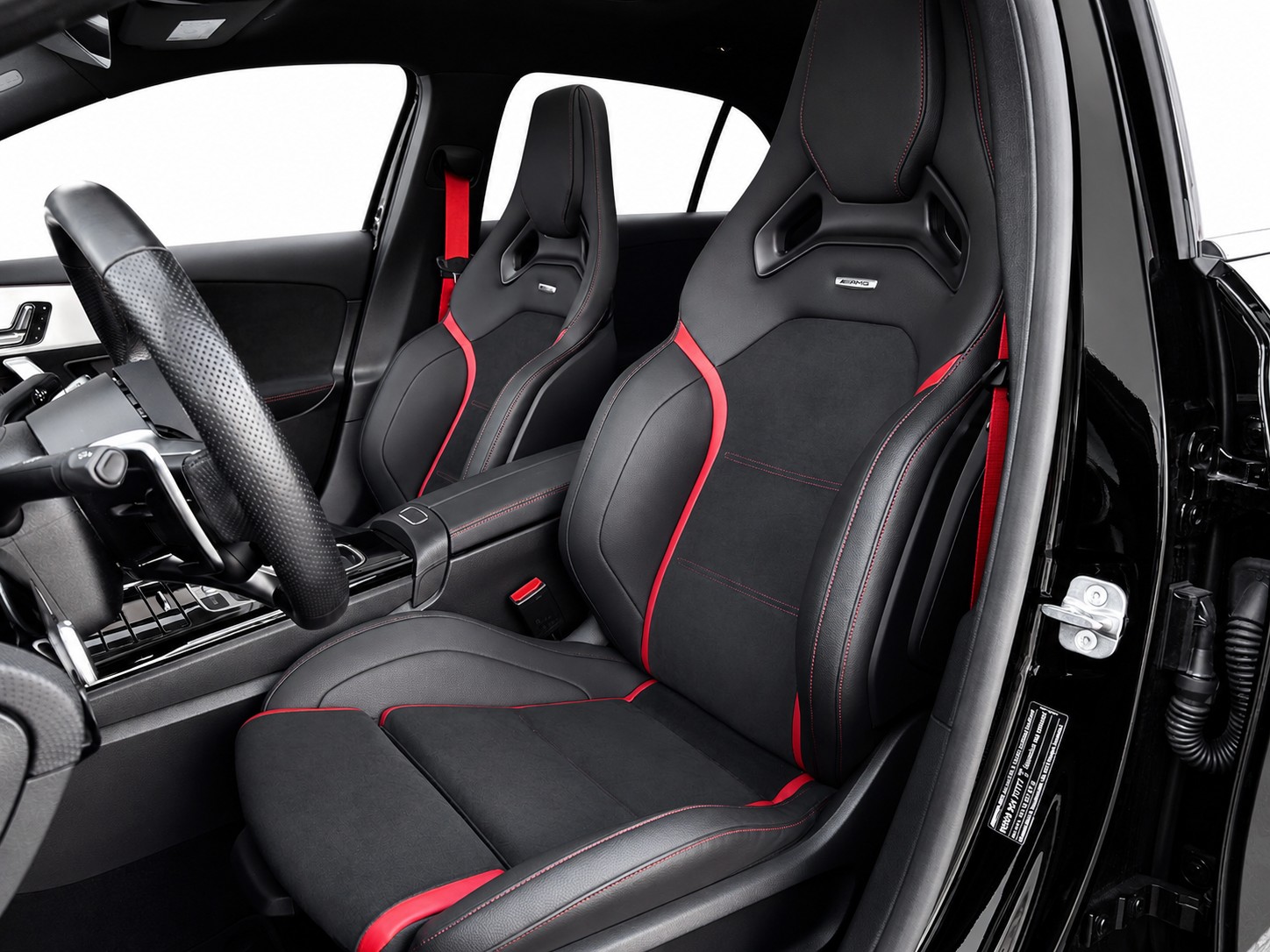 MERCEDES-BENZ A 35 AMG 4matic * CH FAHRZEUG-image-17