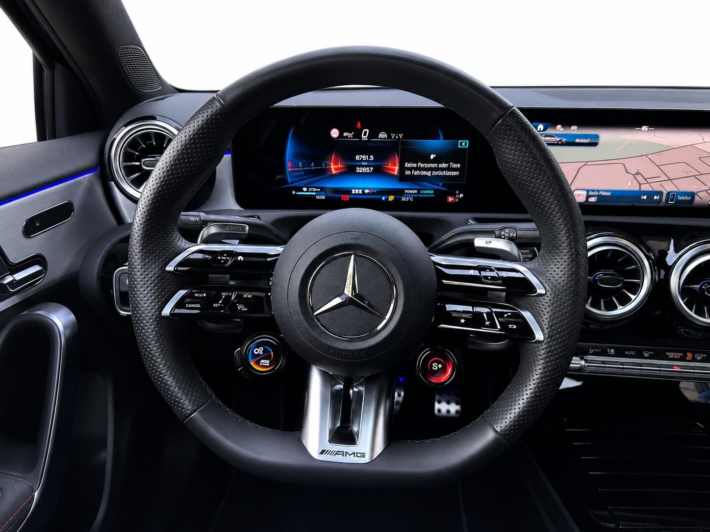 MERCEDES-BENZ A 35 AMG 4matic * CH FAHRZEUG-image-22
