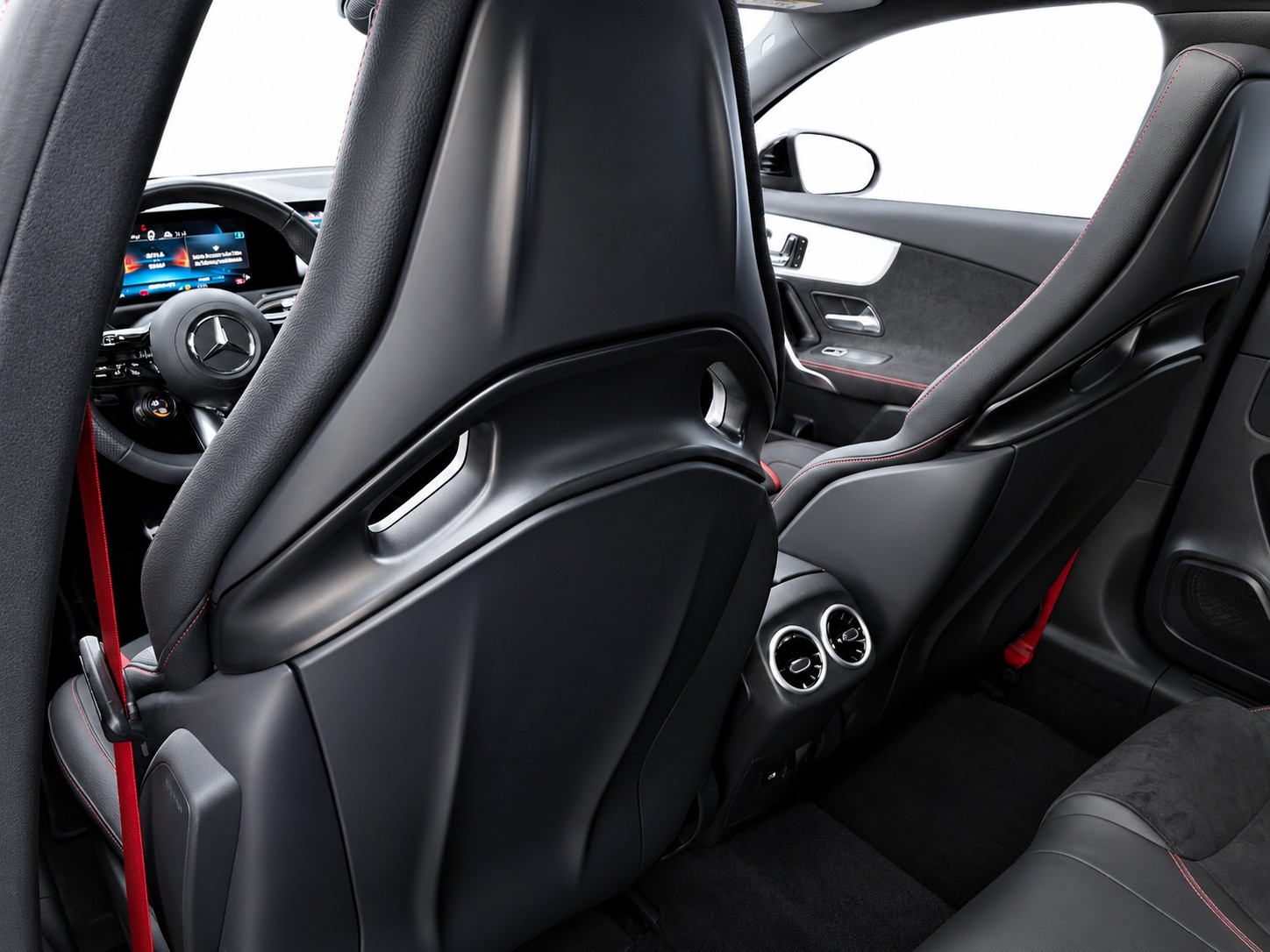 MERCEDES-BENZ A 35 AMG 4matic * CH FAHRZEUG-image-21