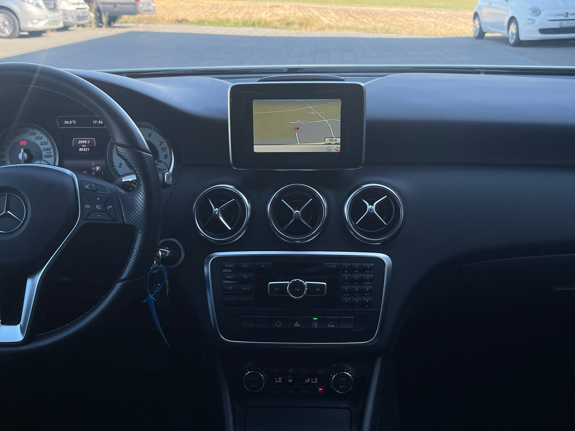 MERCEDES-BENZ A 200 Night Star 7G-DCT-image-9