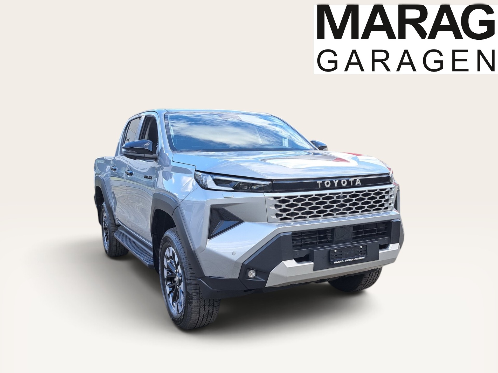 TOYOTA Hilux 2.8d MHEV Invincible Double Cab 4x4-image-2