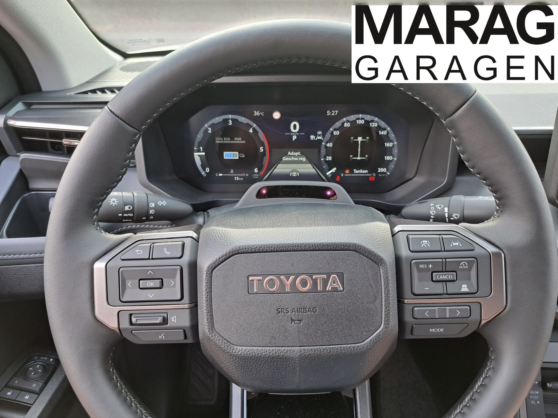 TOYOTA Hilux 2.8d MHEV Invincible Double Cab 4x4-image-10