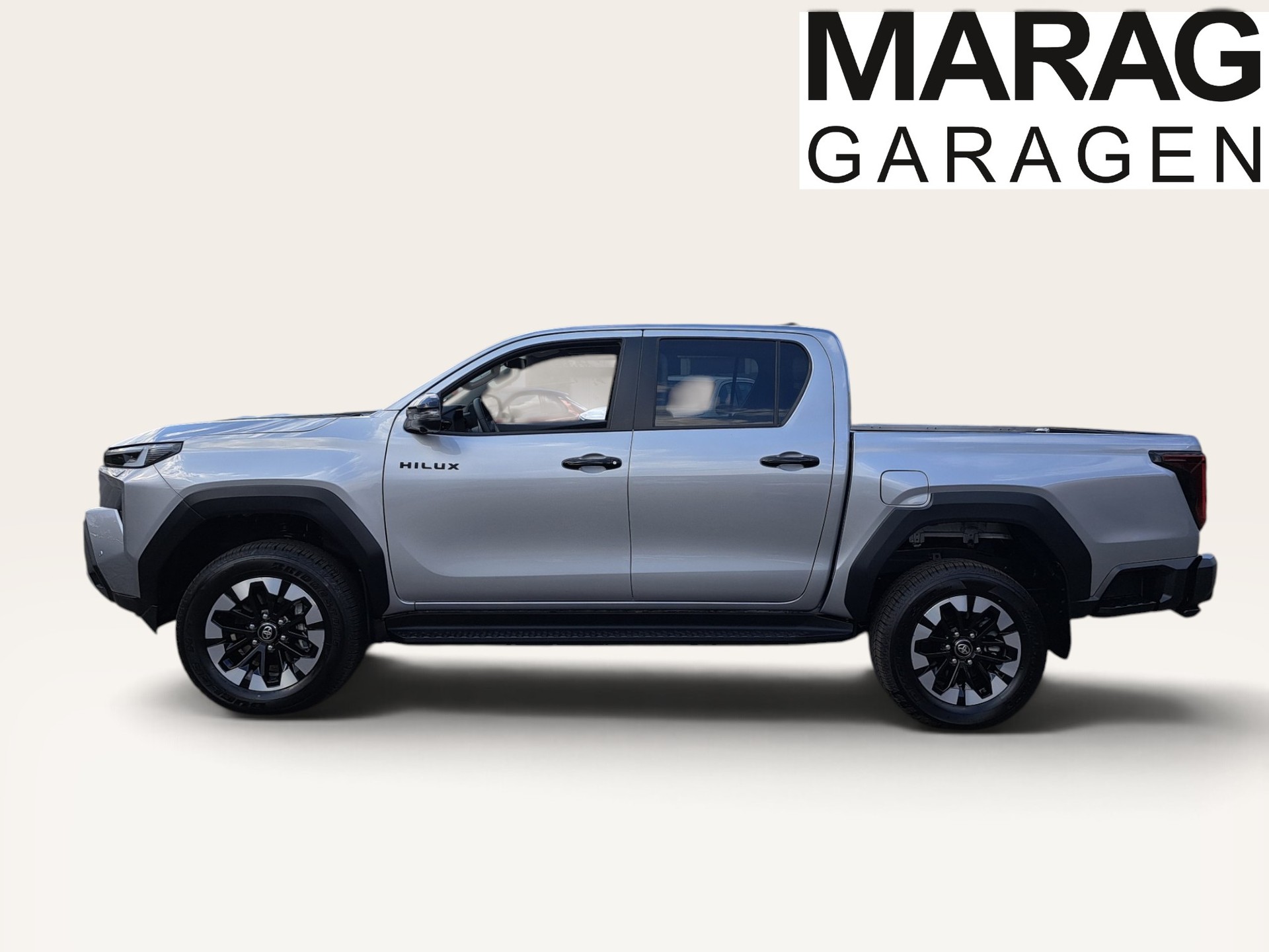 TOYOTA Hilux 2.8d MHEV Invincible Double Cab 4x4-image-9