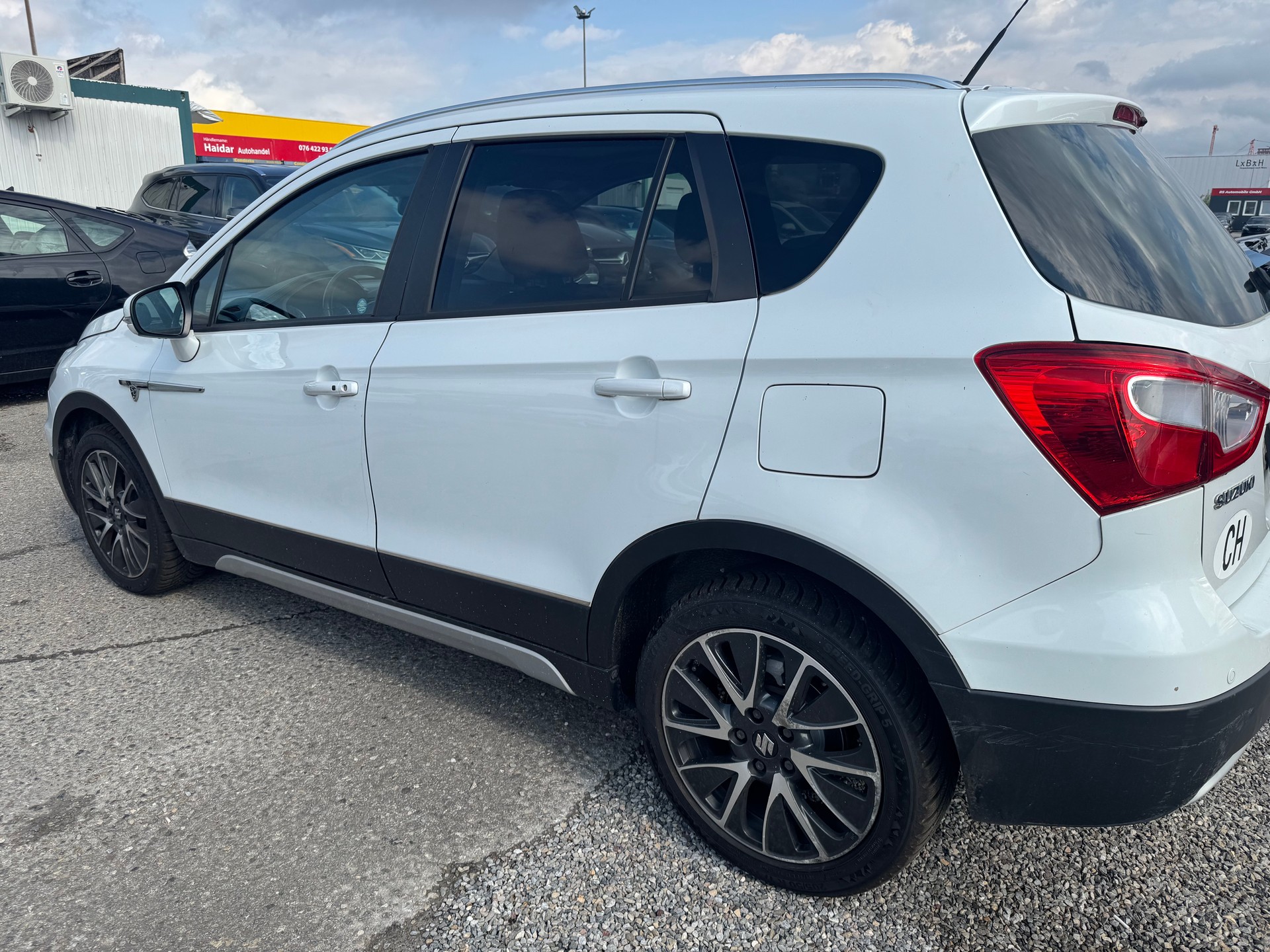 SUZUKI SX4 S-Cross 1.6 16V Sergio Cellano 4WD CVT7-image-4