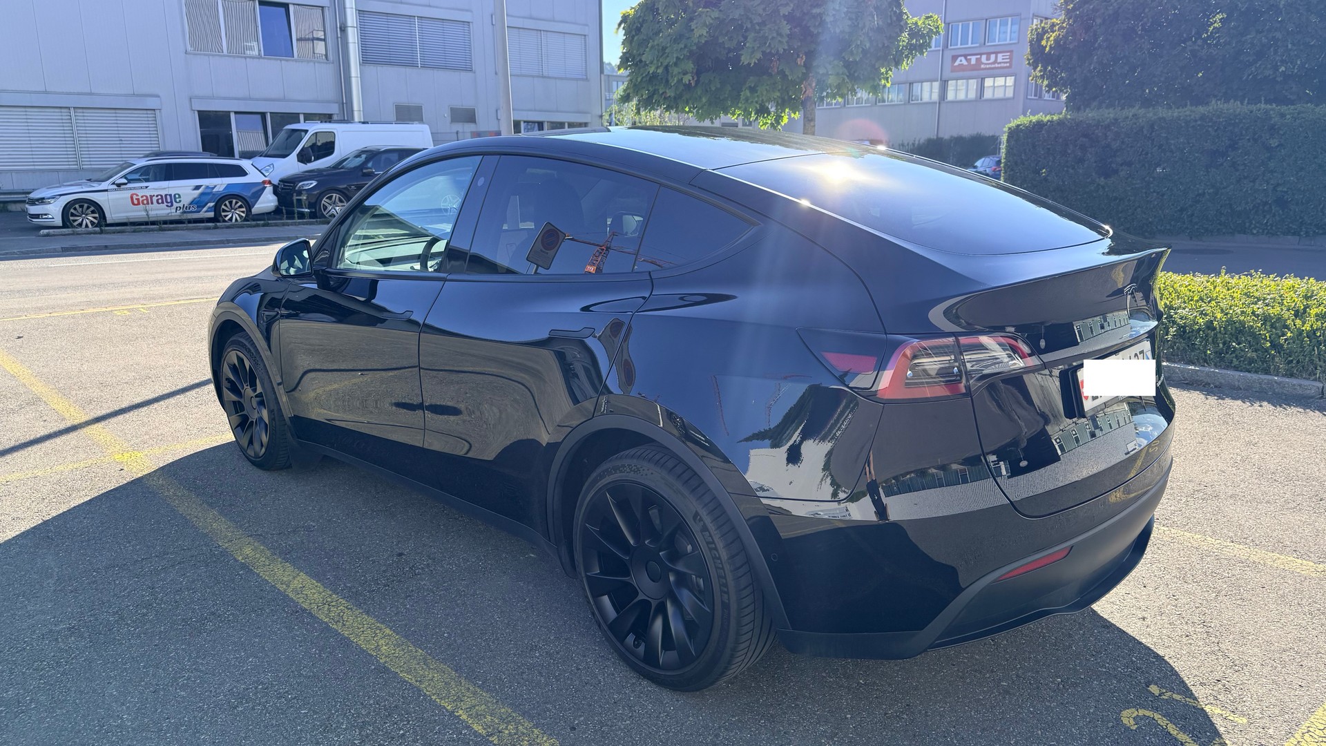 TESLA Long Range AWD-image-1