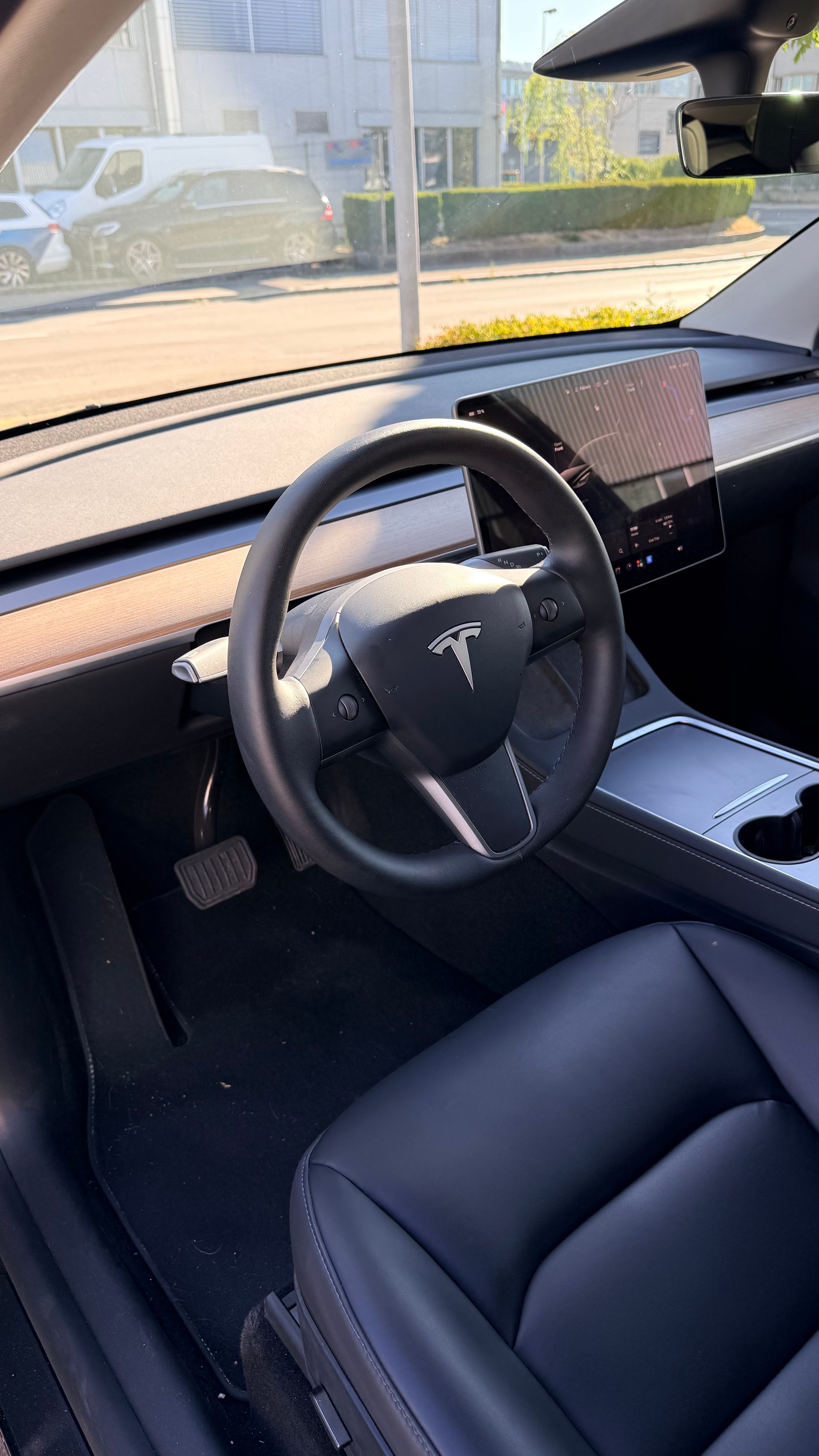 TESLA Long Range AWD-image-5