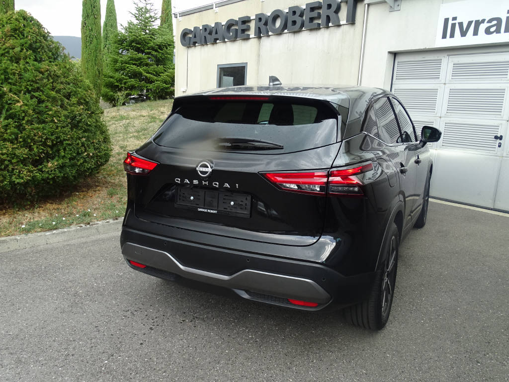 NISSAN Qashqai 1.3 DIG-T 158 Tekna+ 4x4-showroom-element-2