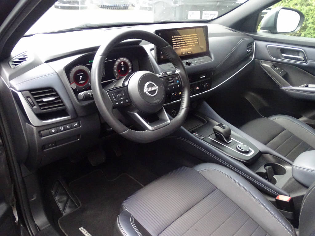 NISSAN Qashqai 1.3 DIG-T 158 Tekna+ 4x4-showroom-element-3