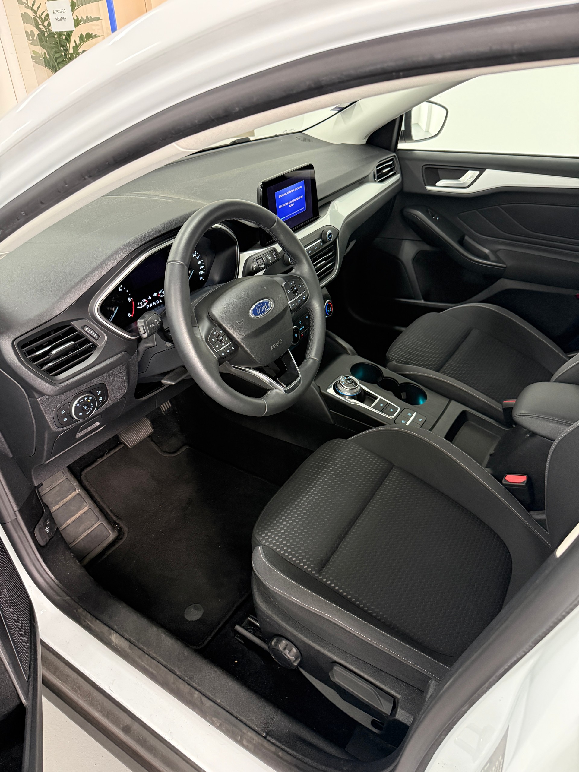 FORD Focus 1.5 TDCi Titanium Automatic-image-3